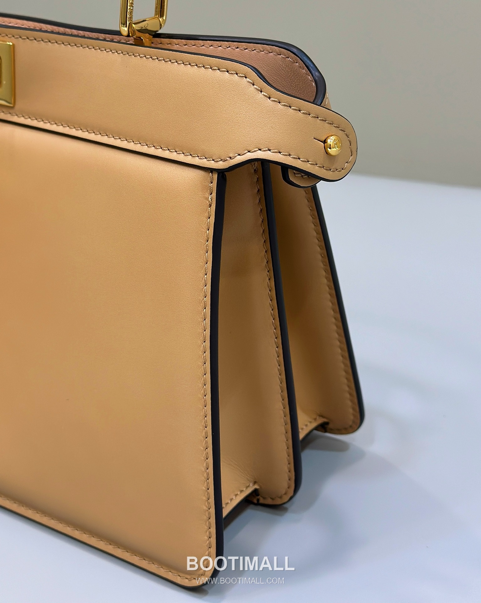 Fendi Peekaboo ISeeU Medium Leather Beige Top Handle Bag 펜디 피카부 아이씨유 미디엄 가죽 베이지 탑핸들백 29cm 15