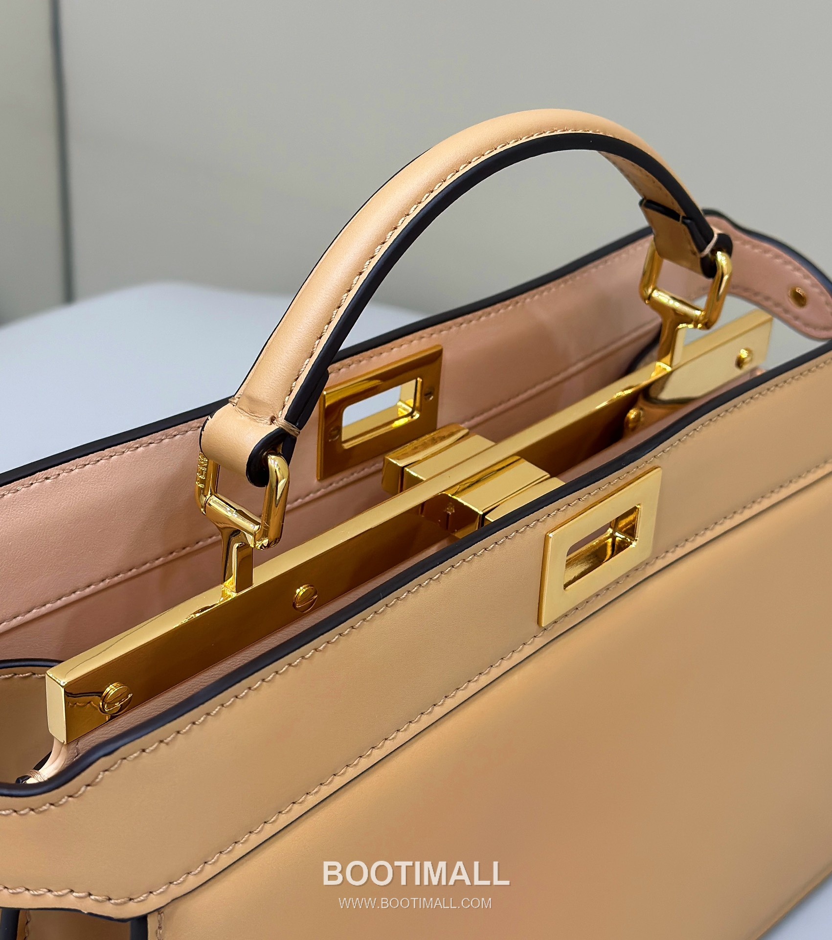 Fendi Peekaboo ISeeU Medium Leather Beige Top Handle Bag 펜디 피카부 아이씨유 미디엄 가죽 베이지 탑핸들백 29cm 16