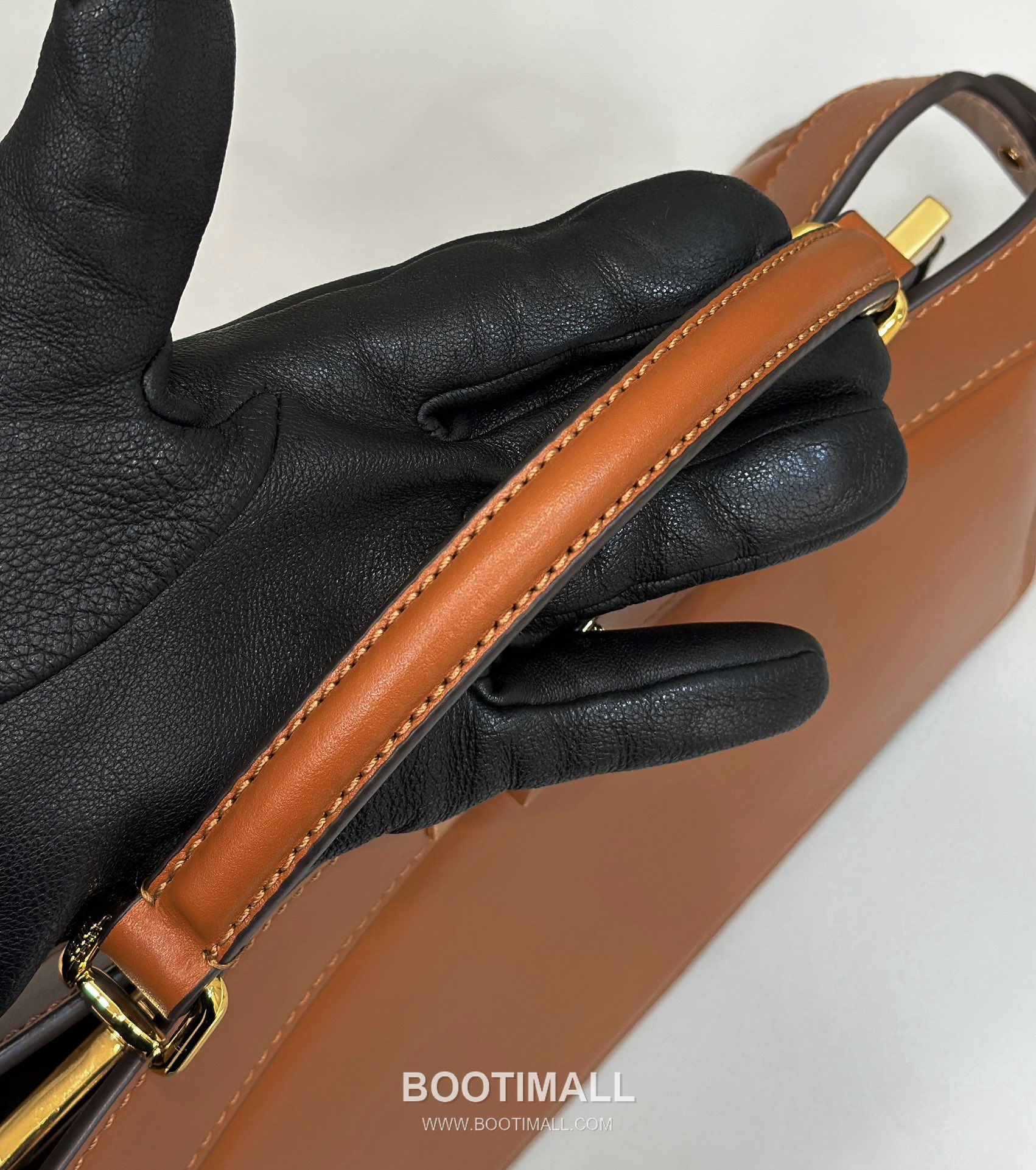 Fendi Peekaboo ISeeU Medium Leather Caramel Top Handle Bag 펜디 피카부 아이씨유 미디엄 가죽 카라멜 탑핸들백 29cm 14