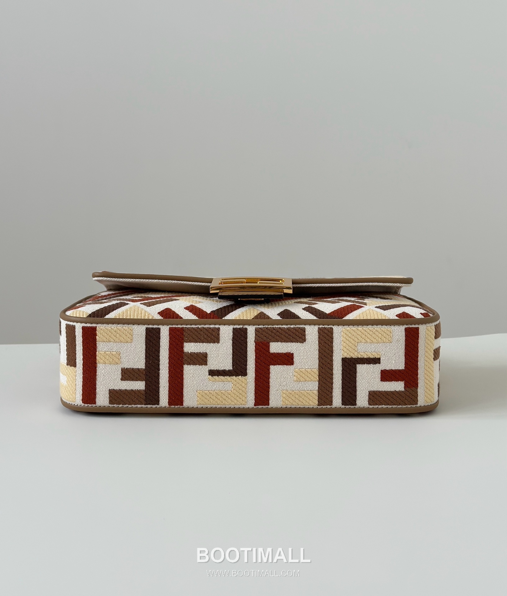 Fendi Baguette FF Embroidered Canvas Beige Shoulder Bag 펜디 바게트 FF 자수 캔버스 베이지 숄더백 27cm 11