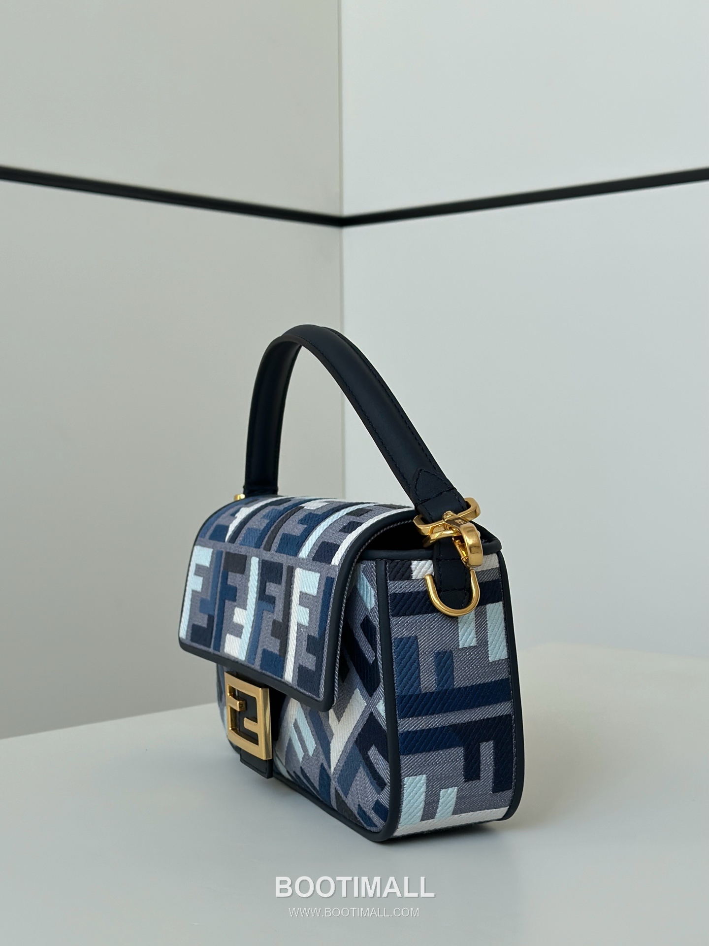 Fendi Baguette FF Embroidered Canvas Beige Shoulder Bag 펜디 바게트 FF 자수 캔버스 베이지 숄더백 27cm 5