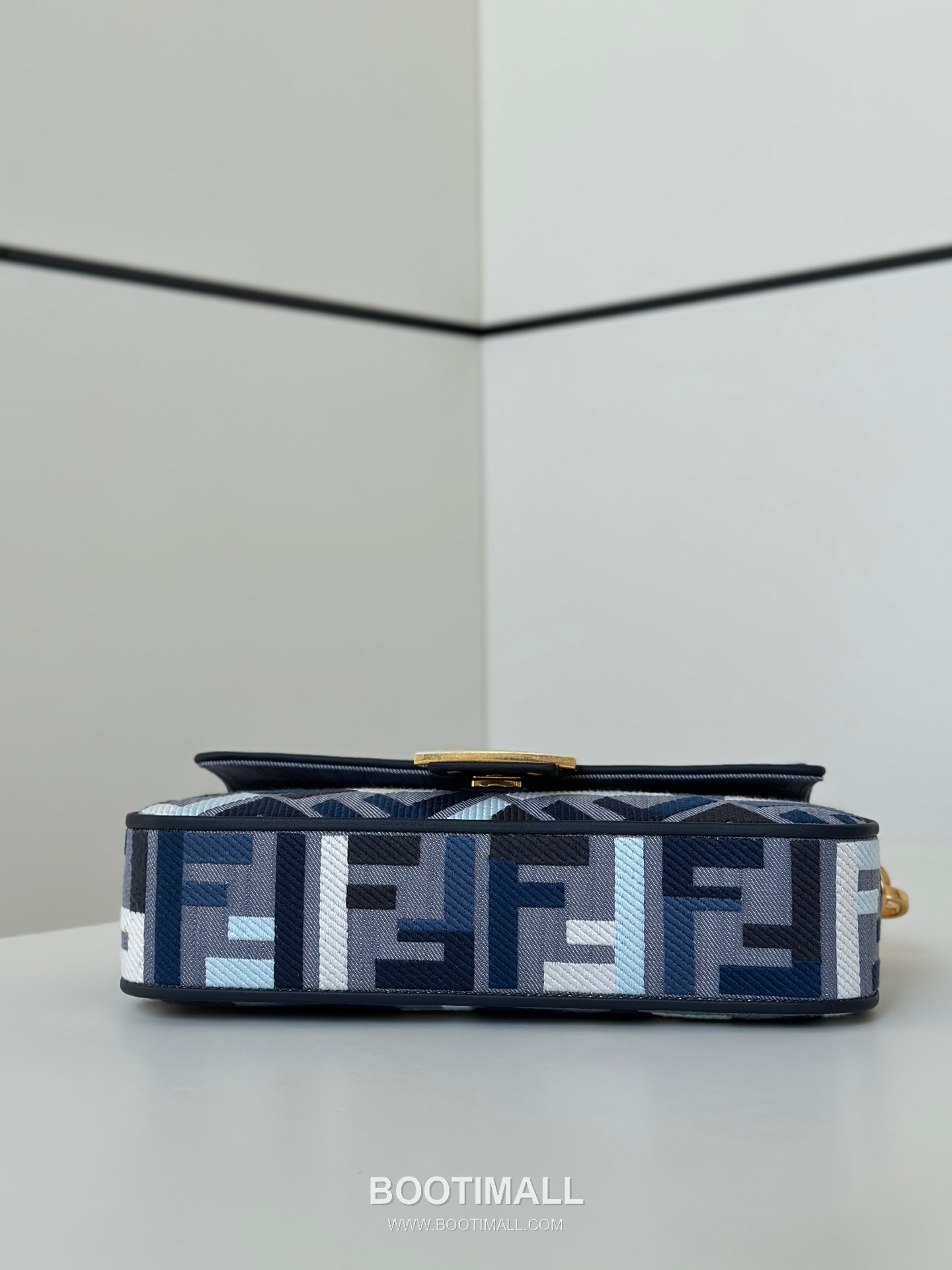 Fendi Baguette FF Embroidered Canvas Beige Shoulder Bag 펜디 바게트 FF 자수 캔버스 베이지 숄더백 27cm 7