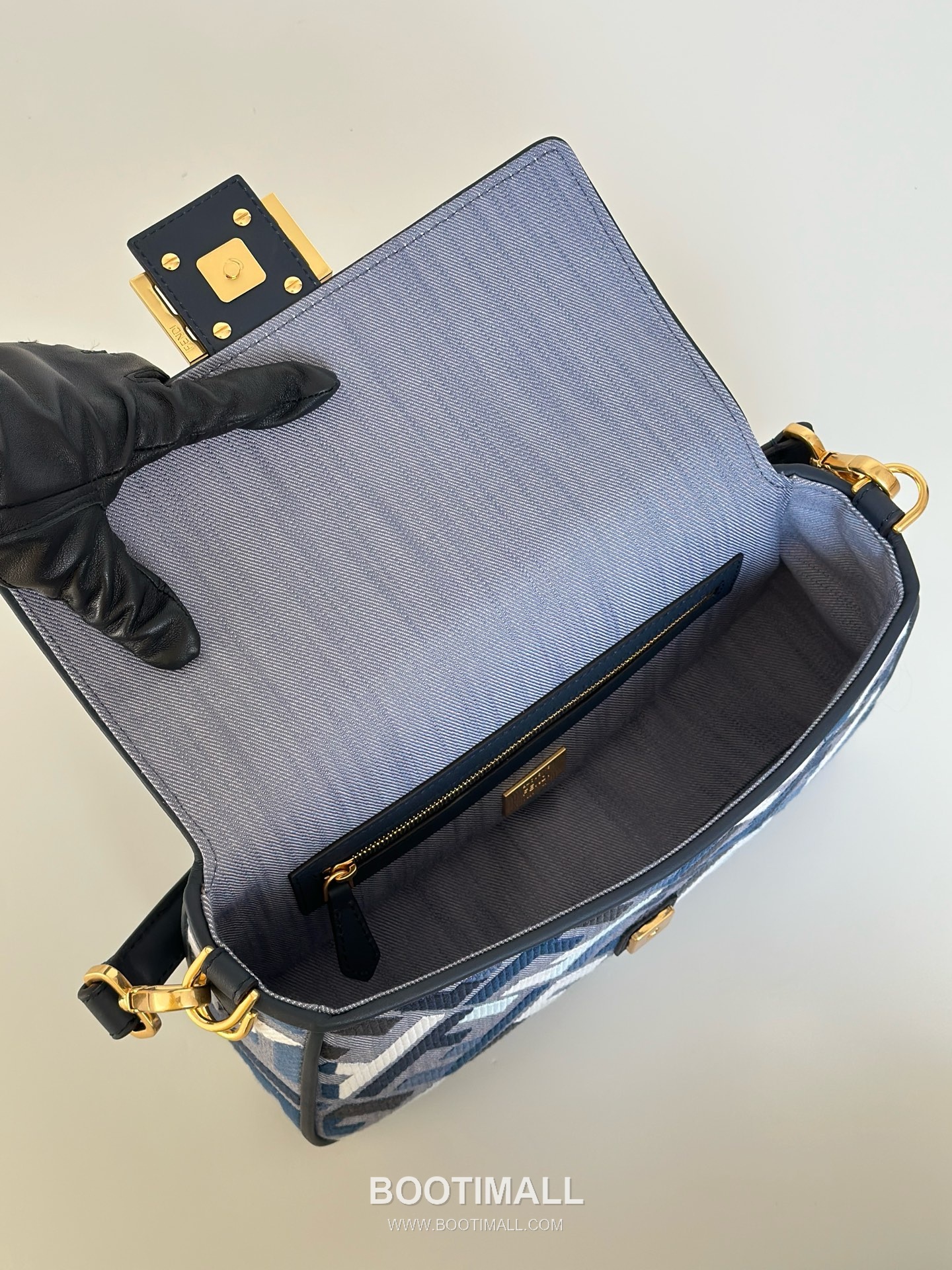 Fendi Baguette FF Embroidered Canvas Beige Shoulder Bag 펜디 바게트 FF 자수 캔버스 베이지 숄더백 27cm 12