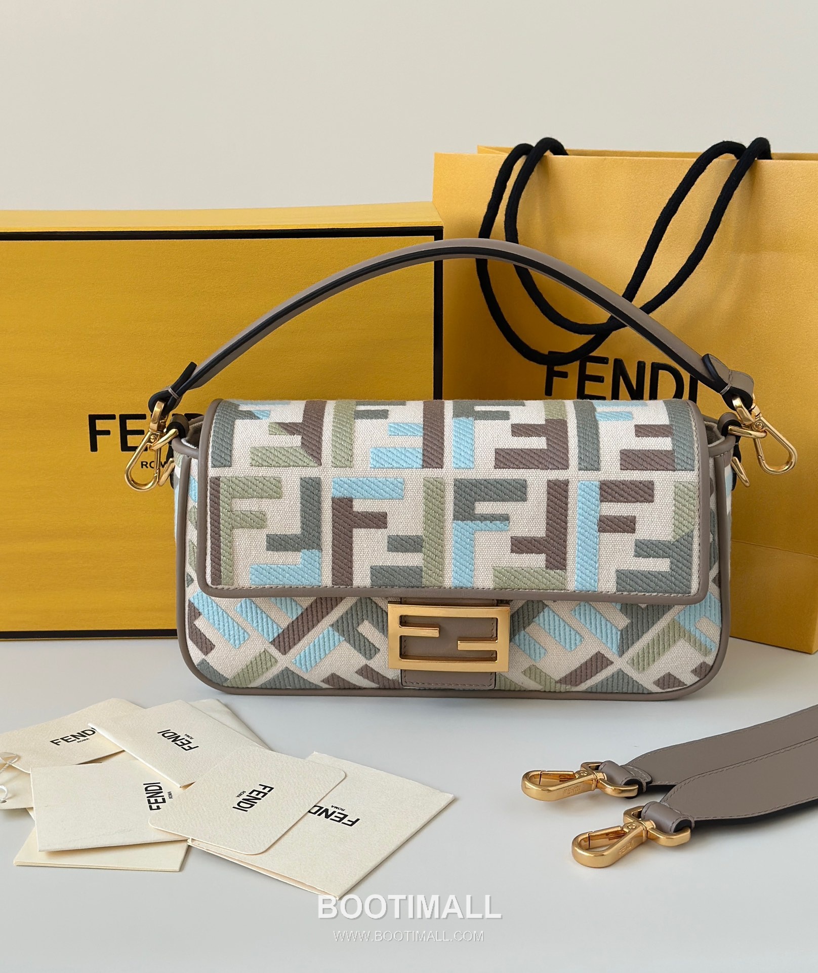 Fendi Baguette FF Embroidered Canvas Shoulder Bag 펜디 바게트 FF 자수 캔버스 숄더백 0159BM 27cm 7