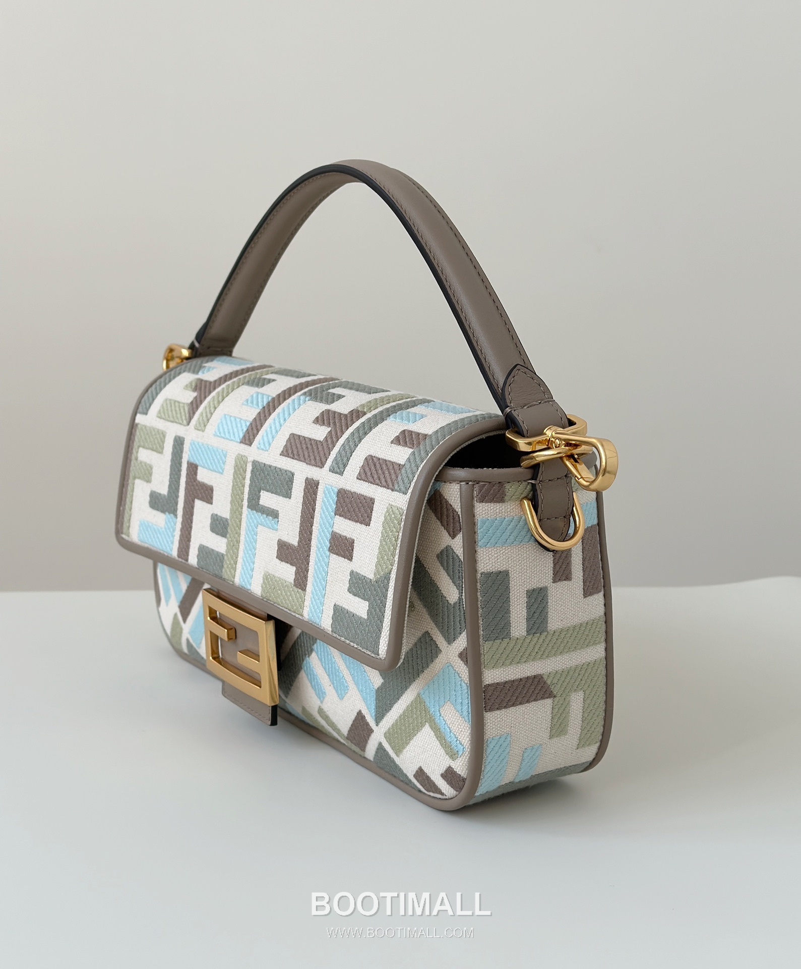 Fendi Baguette FF Embroidered Canvas Shoulder Bag 펜디 바게트 FF 자수 캔버스 숄더백 0159BM 27cm 9