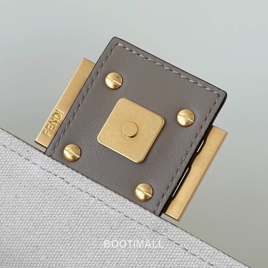 Fendi Baguette FF Embroidered Canvas Shoulder Bag 펜디 바게트 FF 자수 캔버스 숄더백 0159BM 27cm 11