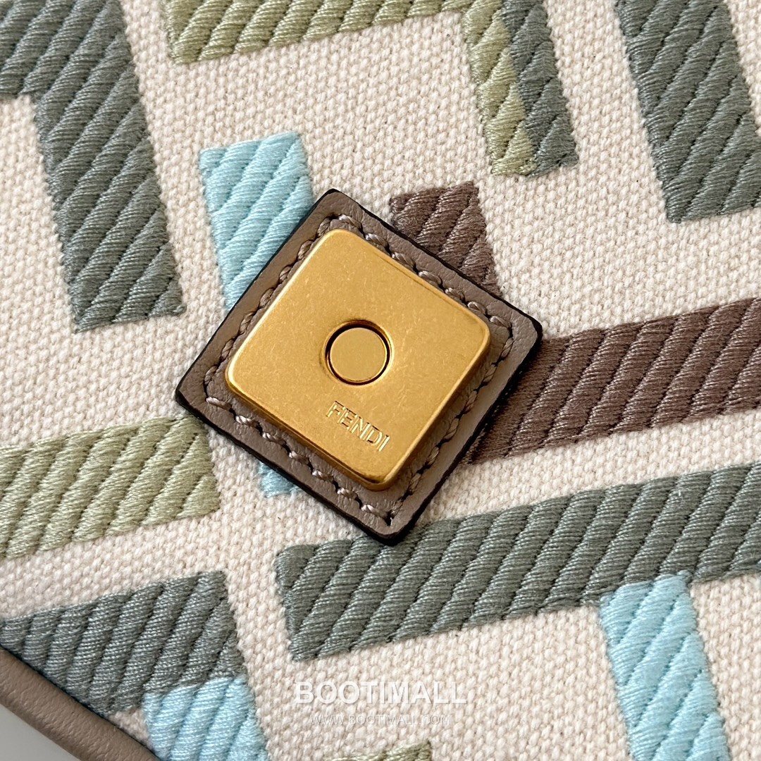 Fendi Baguette FF Embroidered Canvas Shoulder Bag 펜디 바게트 FF 자수 캔버스 숄더백 0159BM 27cm 12