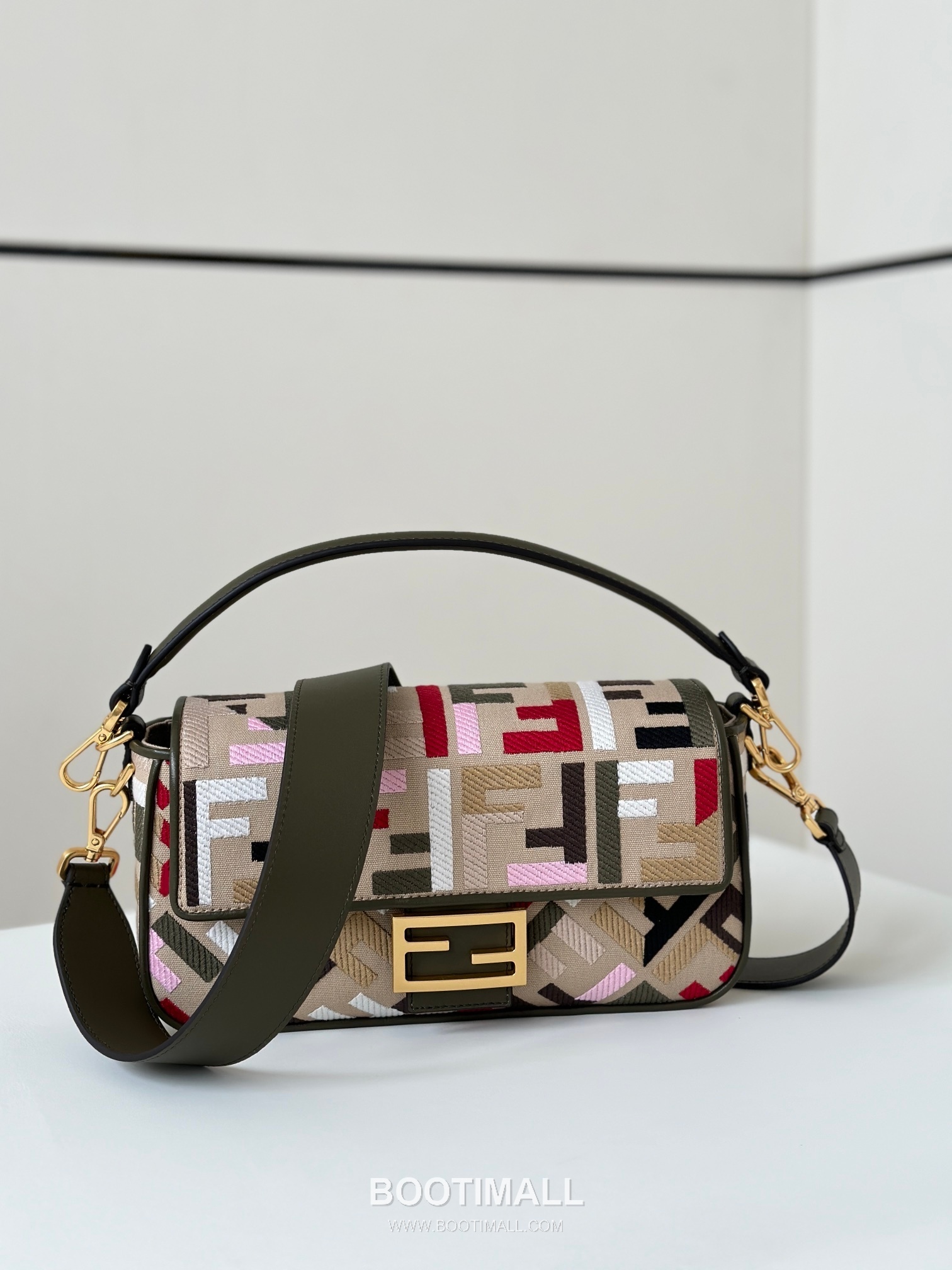 Fendi Baguette FF Embroidered Canvas Shoulder Bag 펜디 바게트 FF 자수 캔버스 숄더백 0159BM 27cm 6