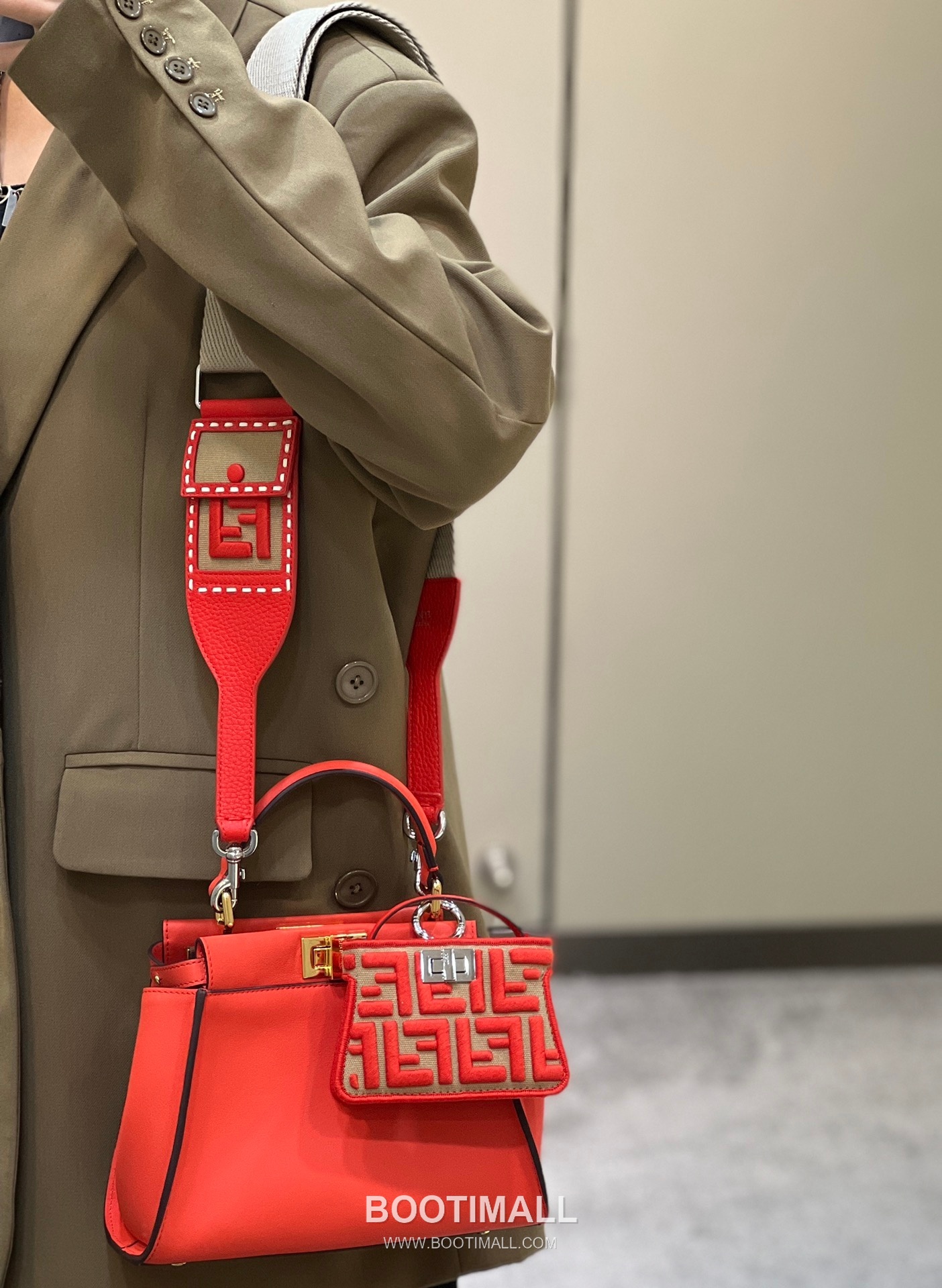 Fendi Peekaboo Classic Cowhide Orange Top Handle Bag 펜디 피카부 클래식 소가죽 오렌지 탑핸들백 23cm 3