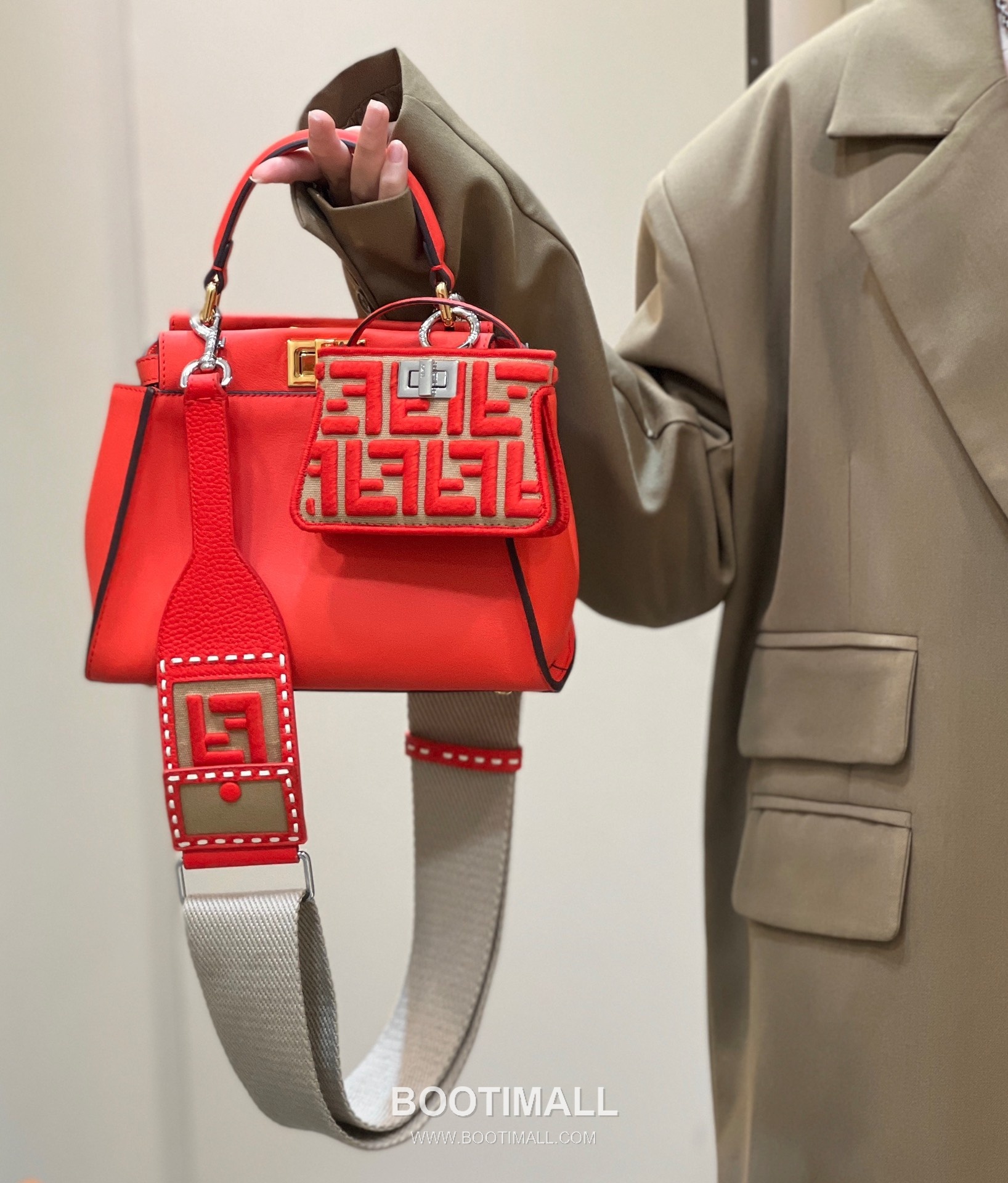 Fendi Peekaboo Classic Cowhide Orange Top Handle Bag 펜디 피카부 클래식 소가죽 오렌지 탑핸들백 23cm 4