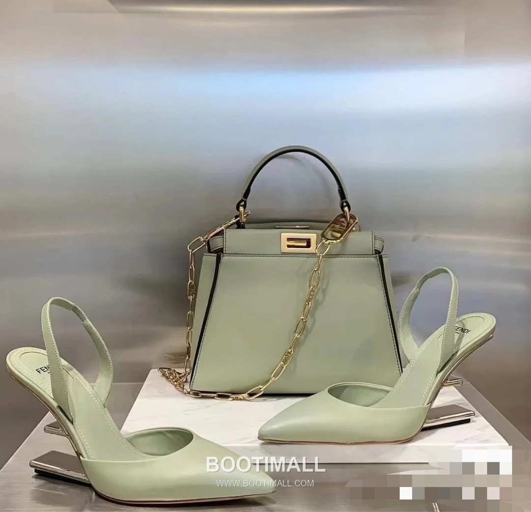 Fendi Peekaboo Classic FF Lining Calfskin Top Handle Bag 펜디 피카부 클래식 FF 안감 카프스킨 탑핸들백 23cm 4