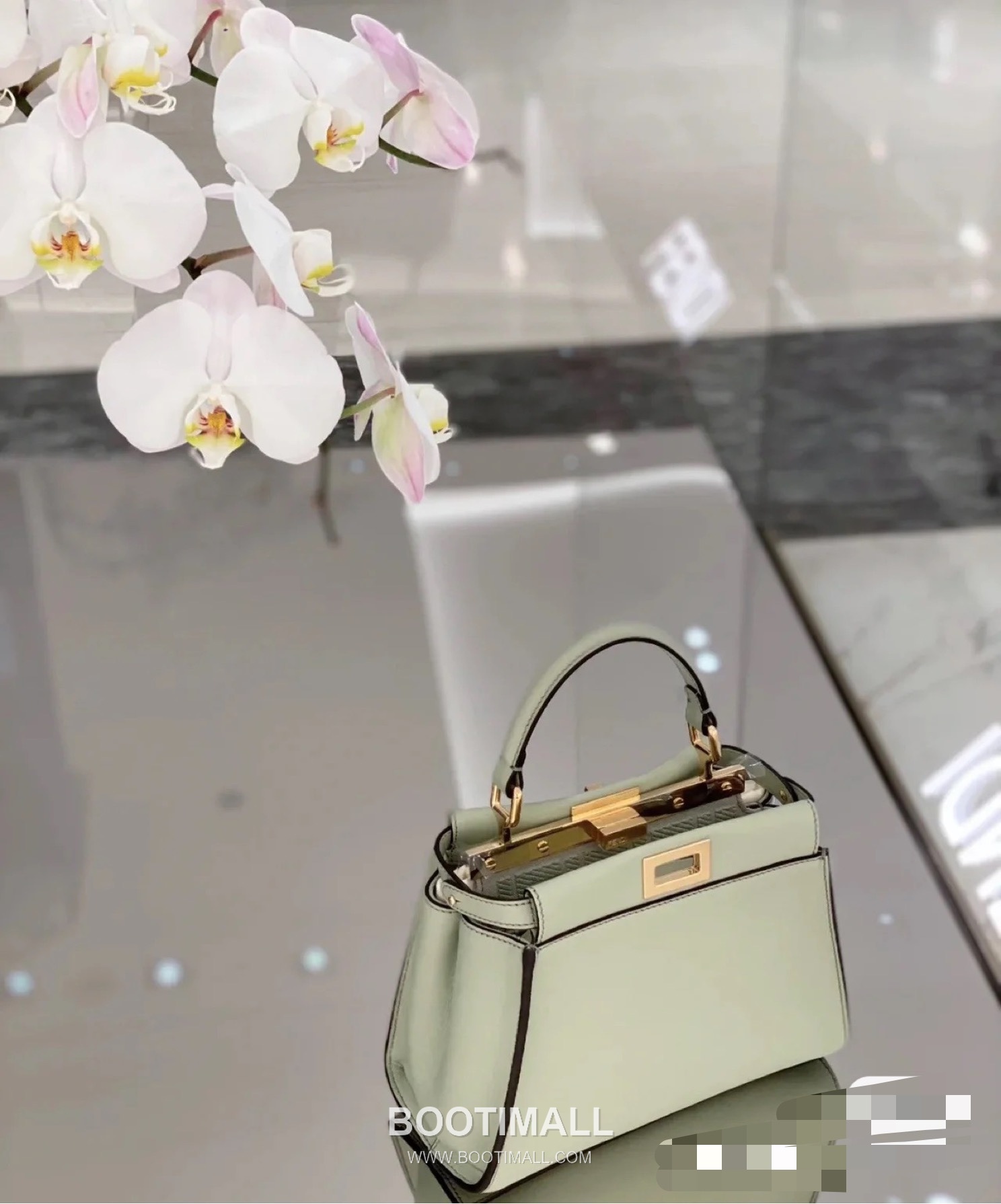 Fendi Peekaboo Classic FF Lining Calfskin Top Handle Bag 펜디 피카부 클래식 FF 안감 카프스킨 탑핸들백 23cm 6