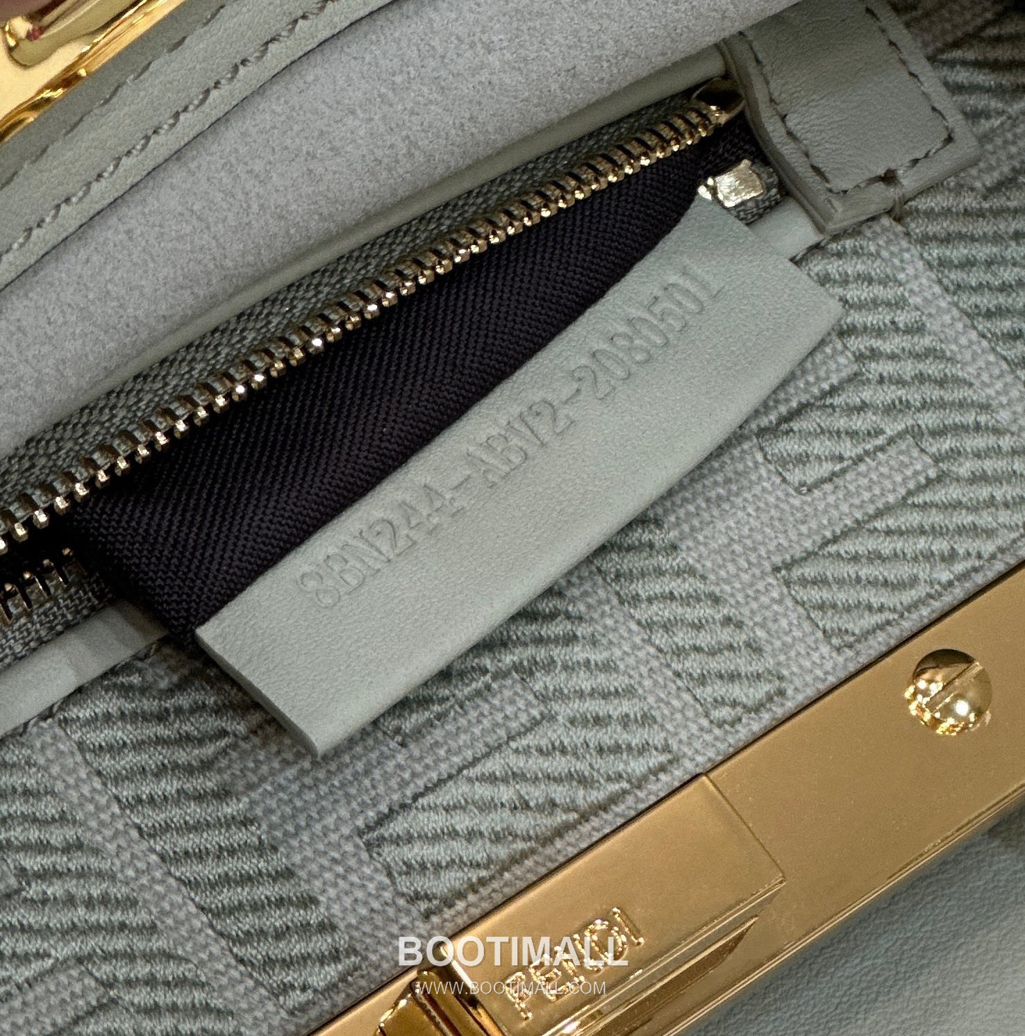 Fendi Peekaboo Classic FF Lining Calfskin Top Handle Bag 펜디 피카부 클래식 FF 안감 카프스킨 탑핸들백 23cm 13