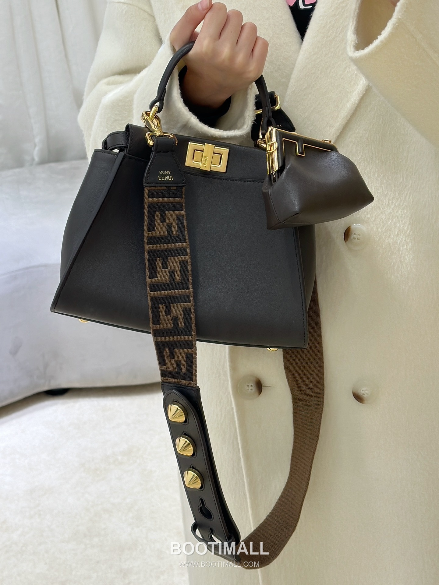 Fendi Peekaboo Classic FF Suede Lining Calfskin Brown Top Handle Bag 펜디 피카부 클래식 FF 스웨이드 안감 카프스킨 브라운 탑핸들백 23cm 4
