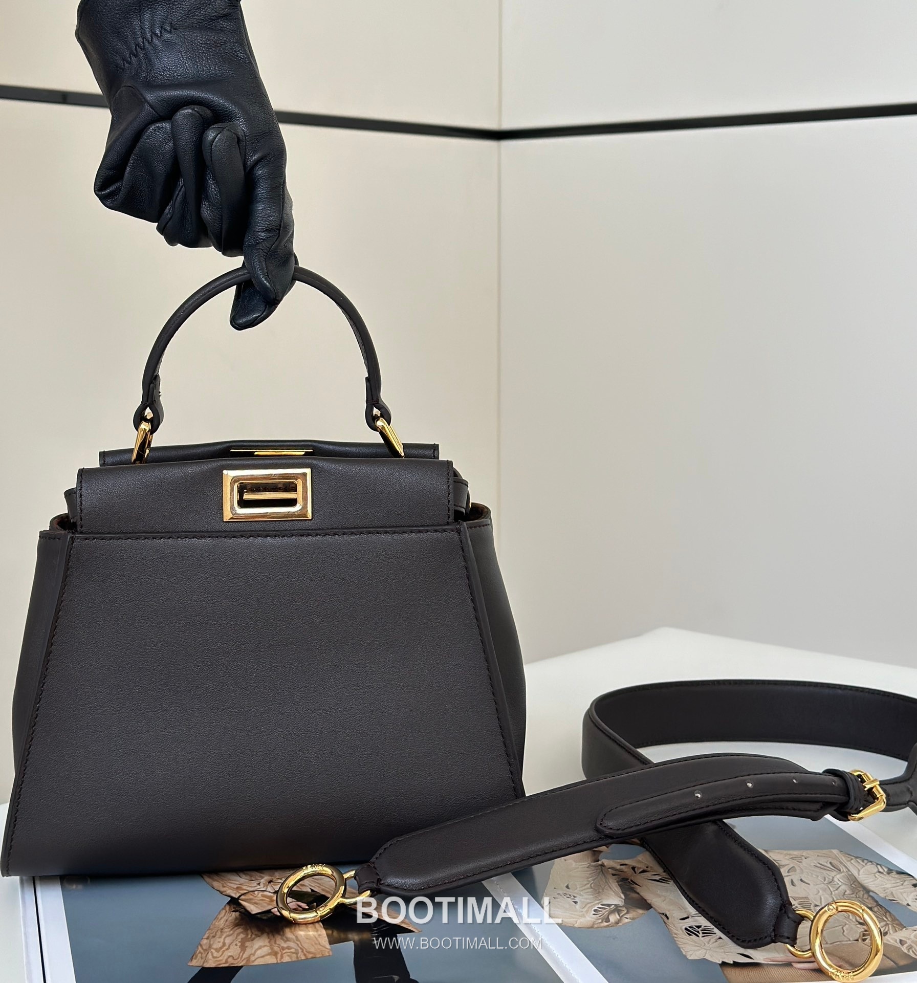 Fendi Peekaboo Classic FF Suede Lining Calfskin Brown Top Handle Bag 펜디 피카부 클래식 FF 스웨이드 안감 카프스킨 브라운 탑핸들백 23cm 7