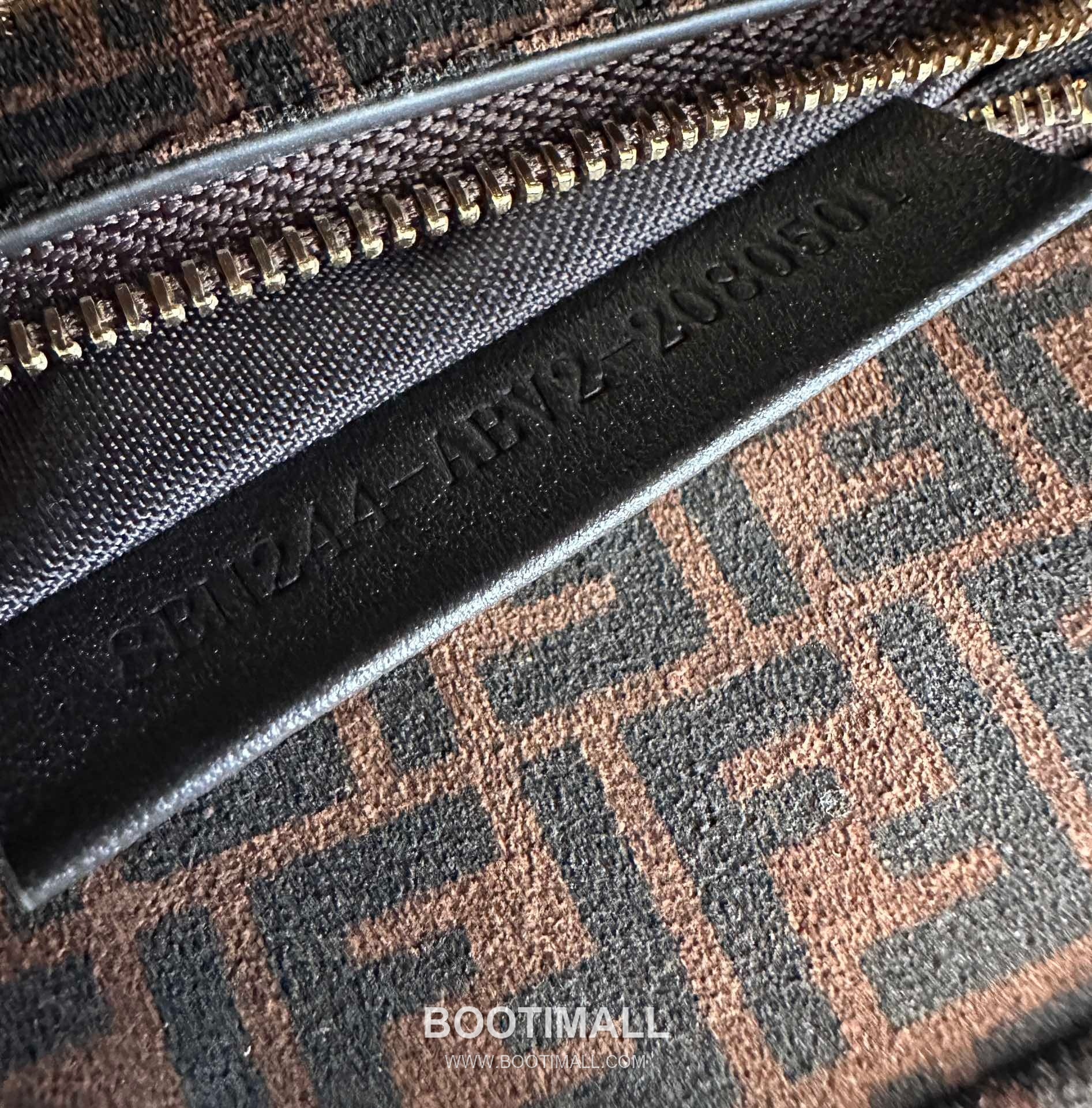 Fendi Peekaboo Classic FF Suede Lining Calfskin Brown Top Handle Bag 펜디 피카부 클래식 FF 스웨이드 안감 카프스킨 브라운 탑핸들백 23cm 12