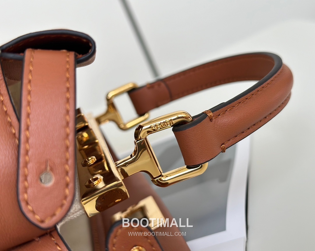 Fendi Peekaboo Classic FF Lining Calfskin Caramel Top Handle Bag 펜디 피카부 클래식 FF 안감 카프스킨 카라멜 탑핸들백 23cm 8