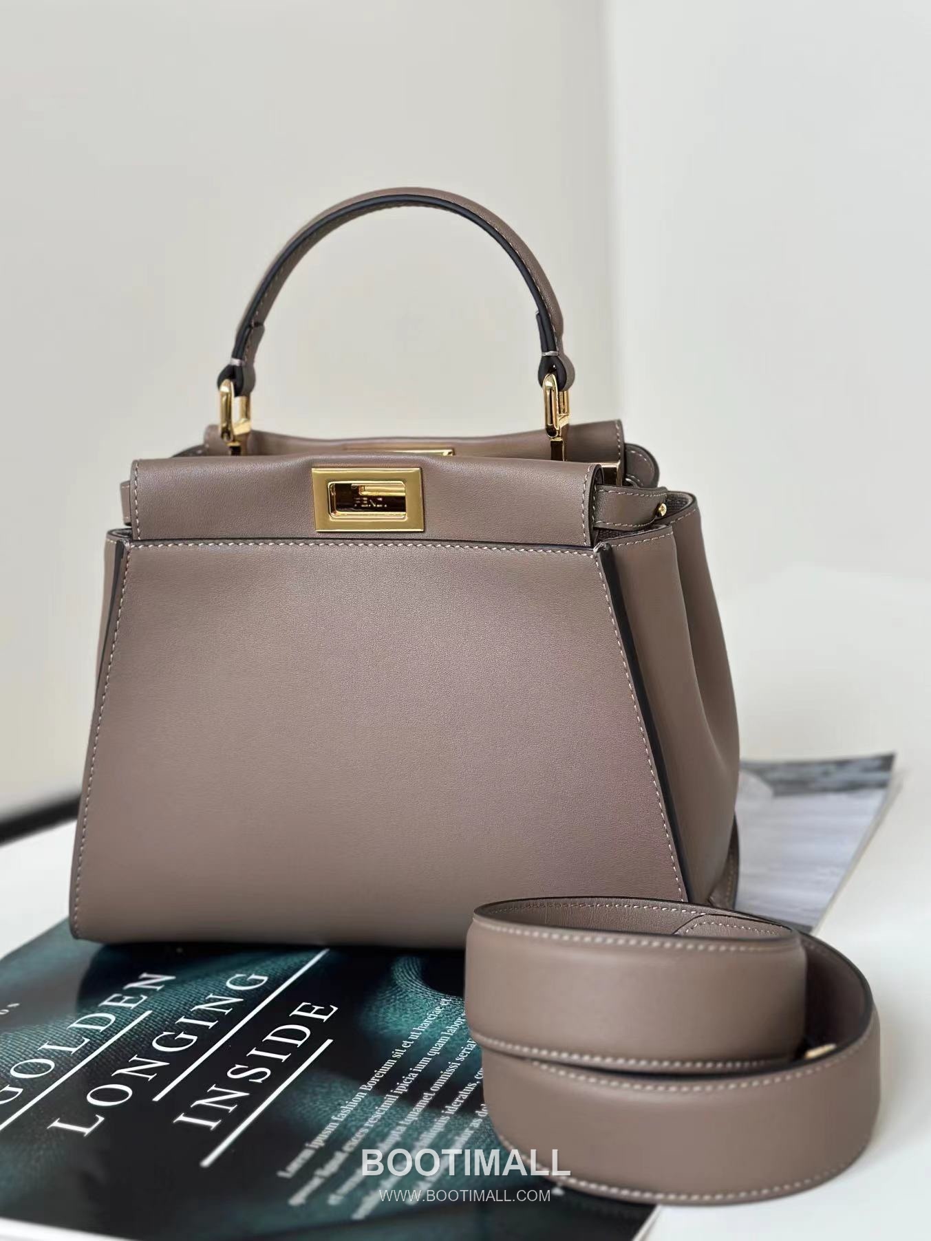 Fendi Peekaboo Classic FF Lining Calfskin Top Handle Bag 펜디 피카부 클래식 FF 안감 카프스킨 탑핸들백 23cm 3