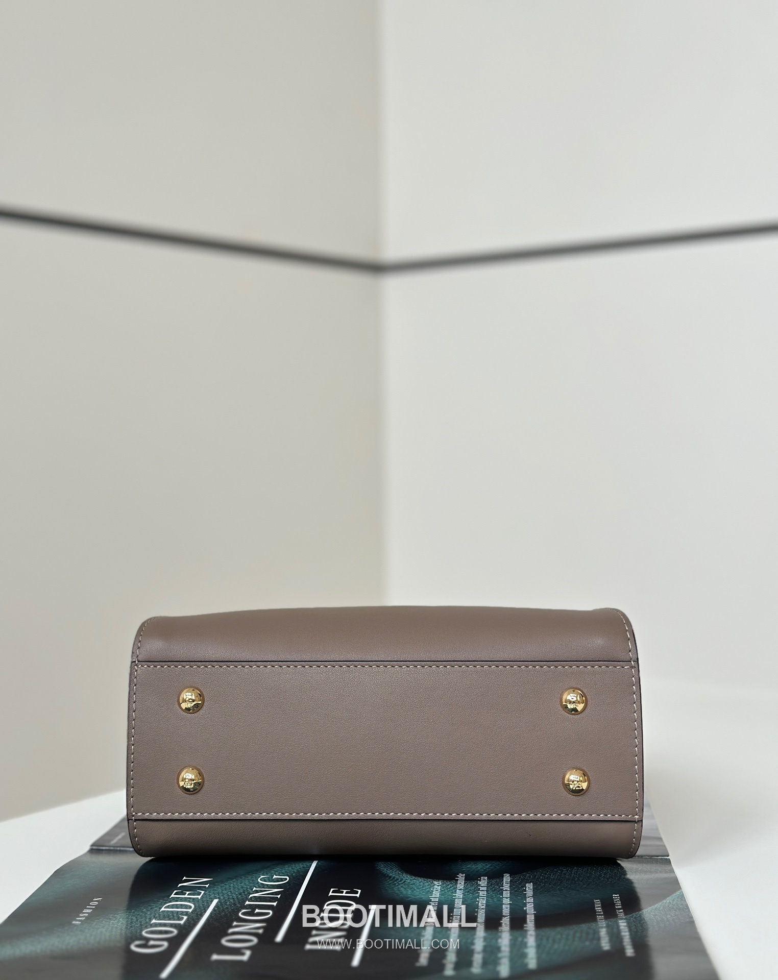 Fendi Peekaboo Classic FF Lining Calfskin Top Handle Bag 펜디 피카부 클래식 FF 안감 카프스킨 탑핸들백 23cm 5