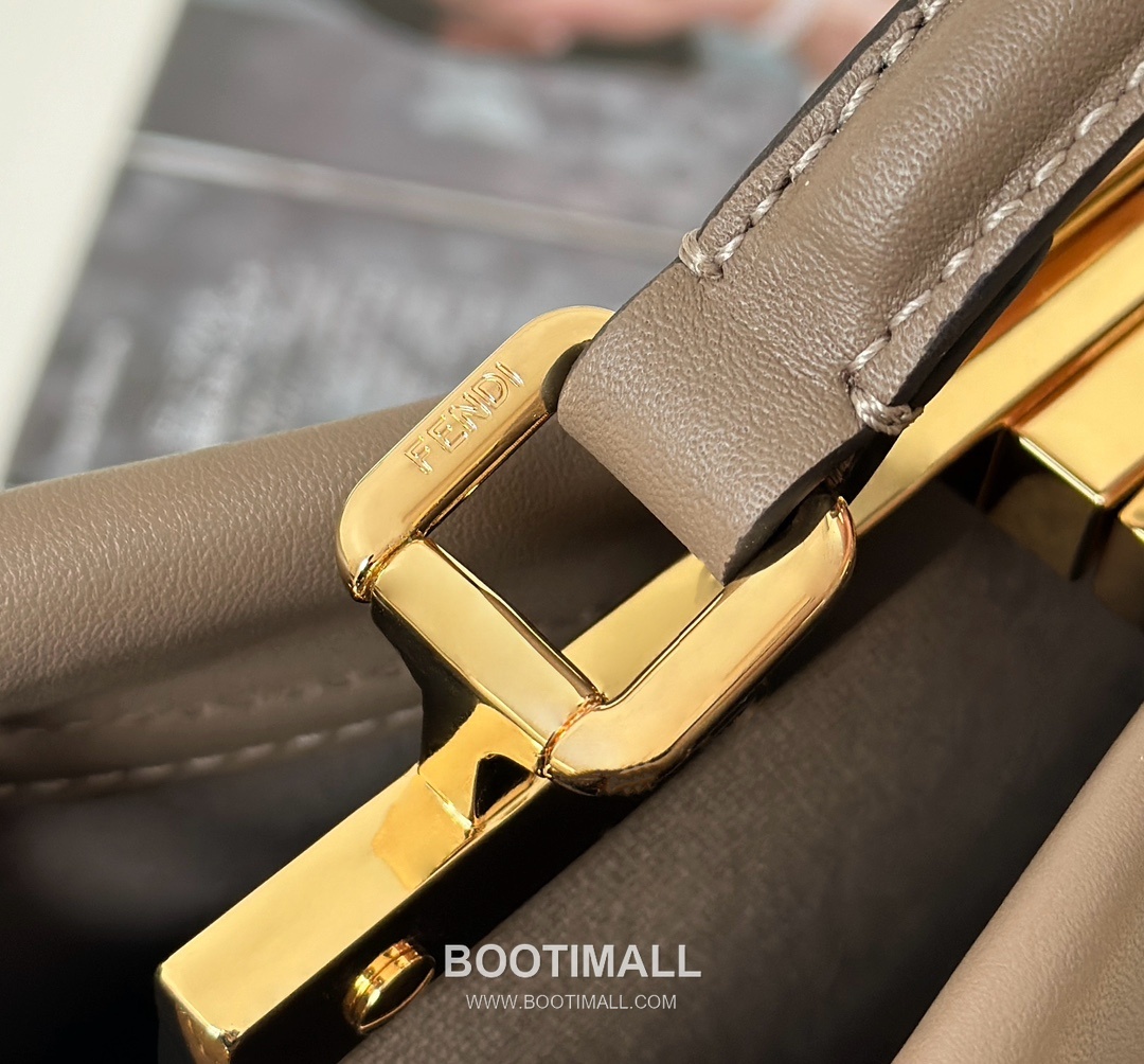 Fendi Peekaboo Classic FF Lining Calfskin Top Handle Bag 펜디 피카부 클래식 FF 안감 카프스킨 탑핸들백 23cm 6