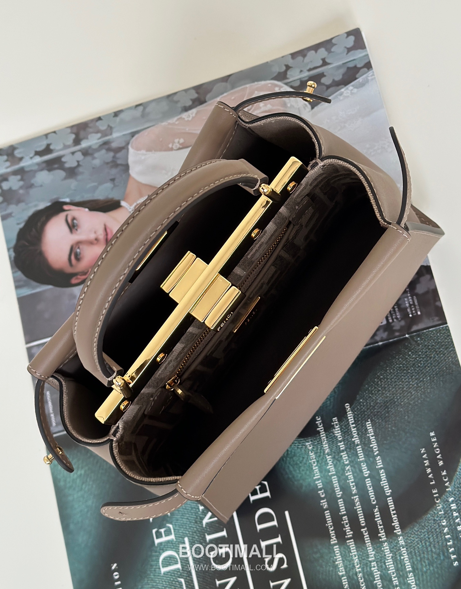 Fendi Peekaboo Classic FF Lining Calfskin Top Handle Bag 펜디 피카부 클래식 FF 안감 카프스킨 탑핸들백 23cm 10