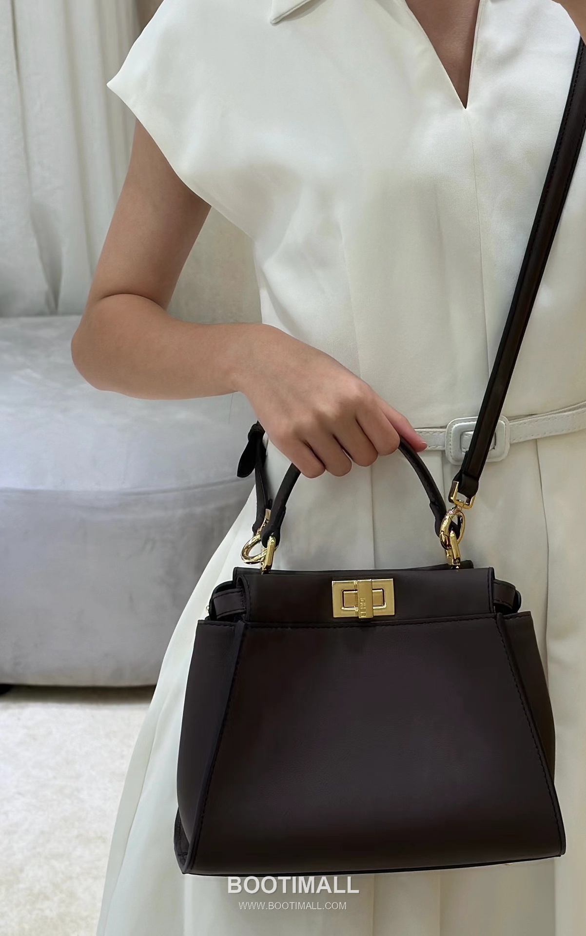 Fendi Peekaboo Leather Top Handle Bag 펜디 피카부 가죽 탑핸들백 23cm 1