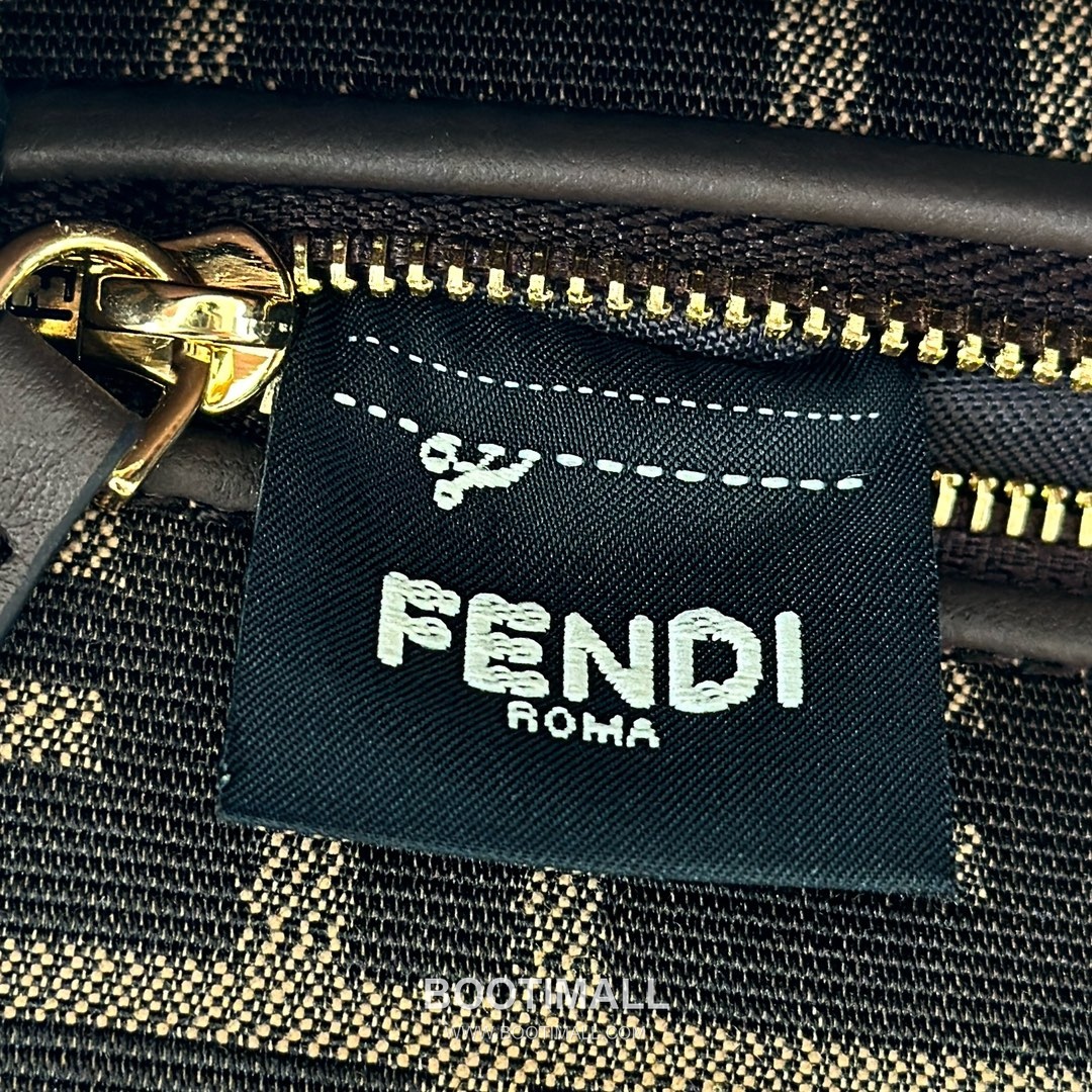 Fendi Peekaboo Leather Top Handle Bag 펜디 피카부 가죽 탑핸들백 23cm 9