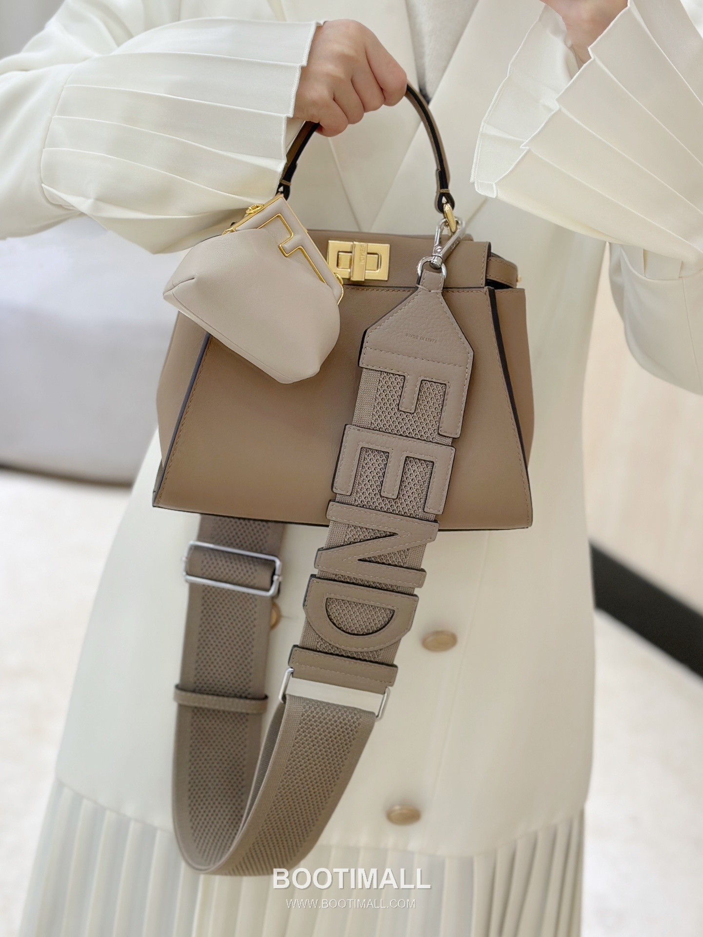 Fendi Peekaboo Leather Top Handle Bag 펜디 피카부 가죽 탑핸들백 23cm 5