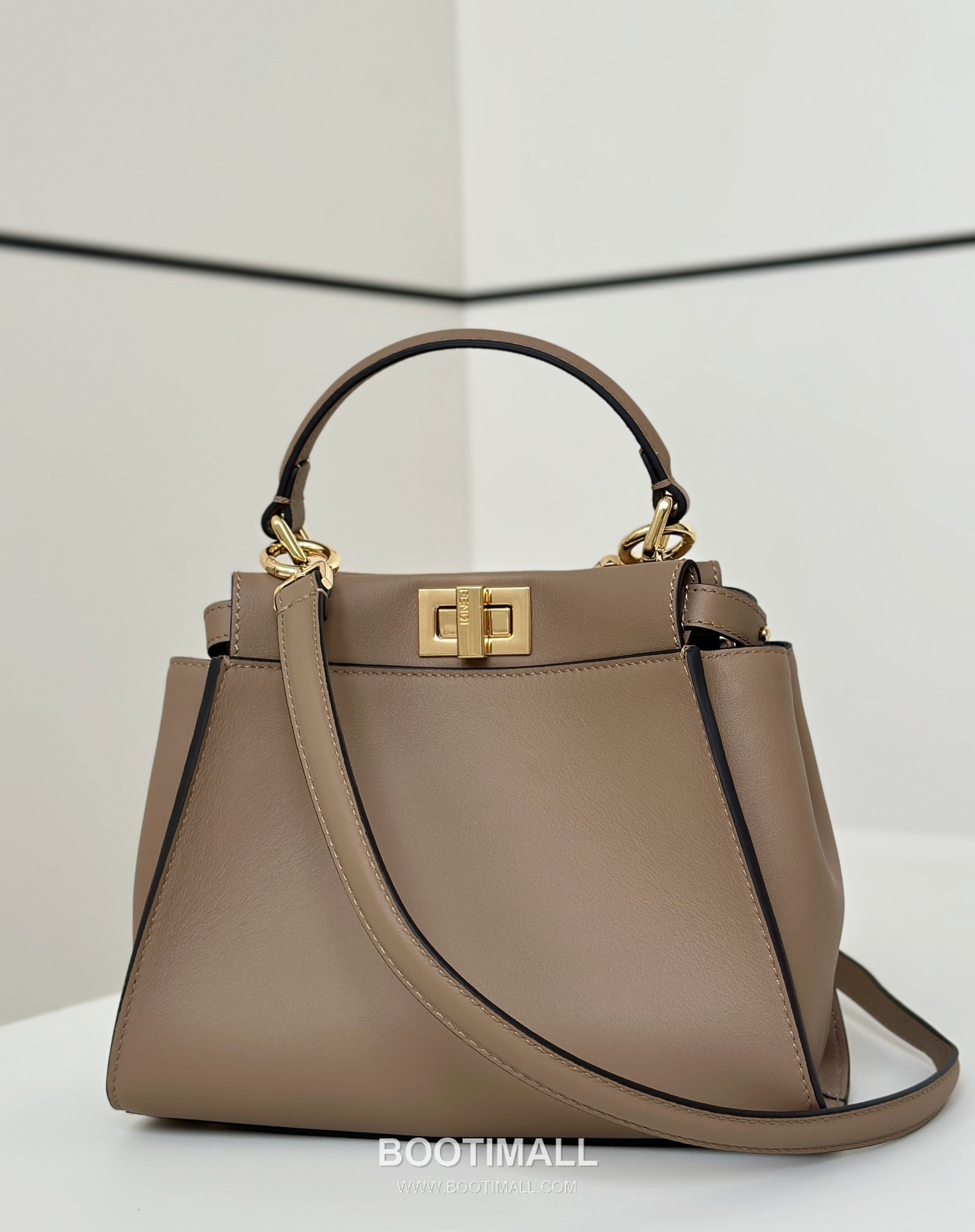Fendi Peekaboo Leather Top Handle Bag 펜디 피카부 가죽 탑핸들백 23cm 6