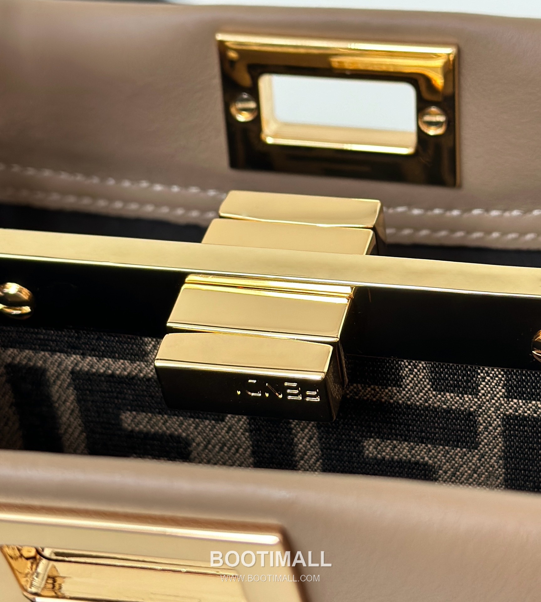 Fendi Peekaboo Leather Top Handle Bag 펜디 피카부 가죽 탑핸들백 23cm 11