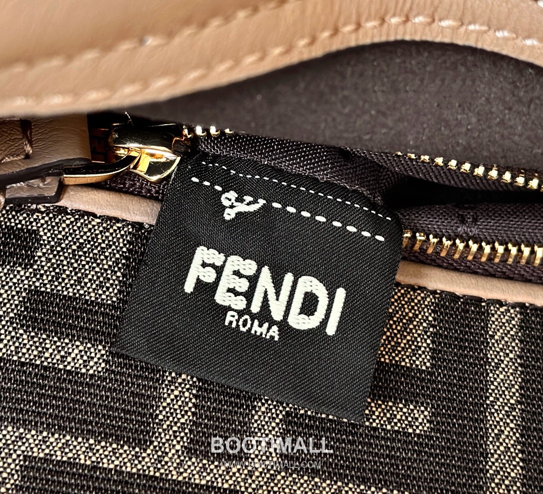 Fendi Peekaboo Leather Top Handle Bag 펜디 피카부 가죽 탑핸들백 23cm 12