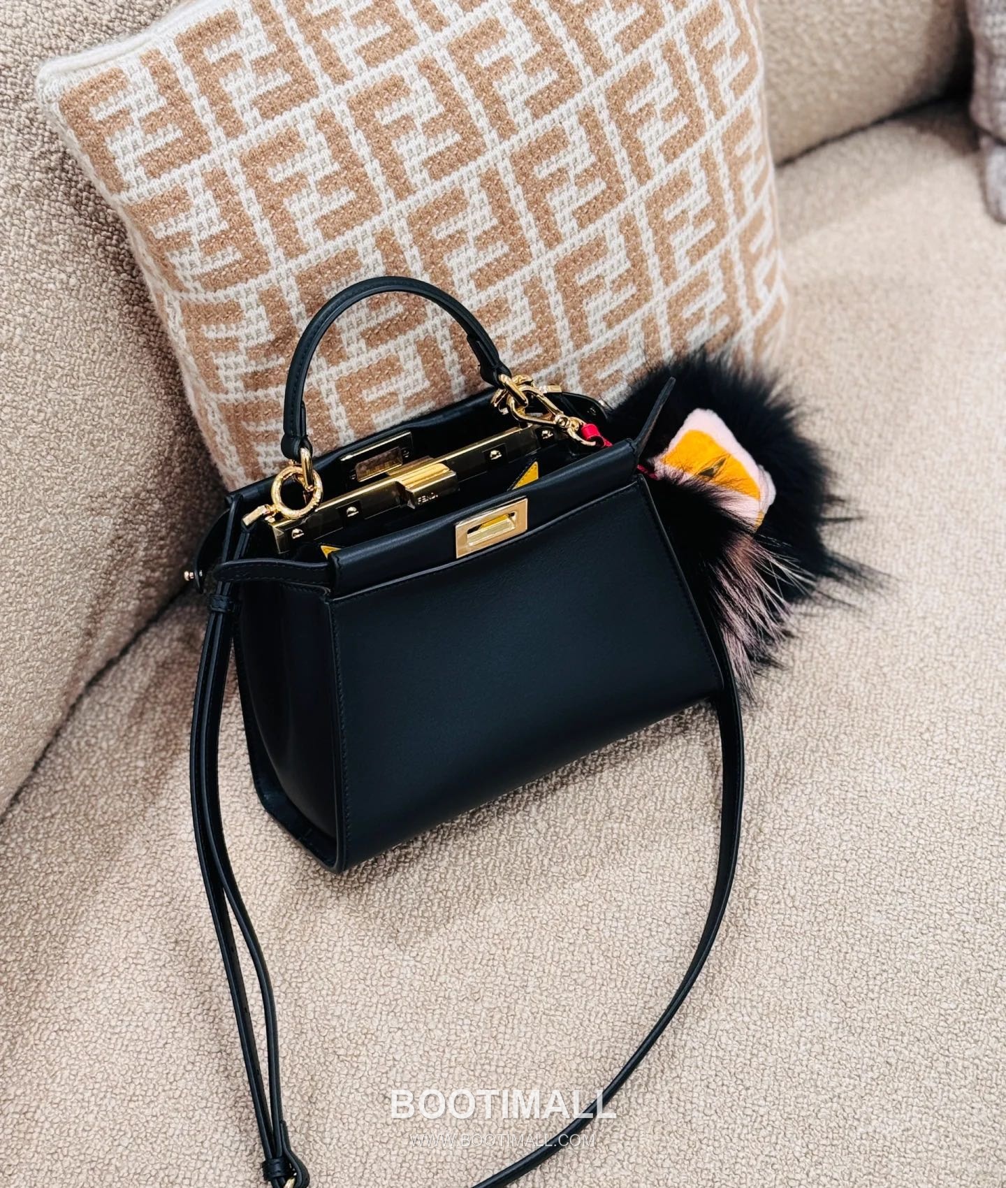 Fendi Peekaboo Monster Eye Calfskin Black Top Handle Bag 펜디 피카부 몬스터 아이 카프스킨 블랙 탑핸들백 23cm 5