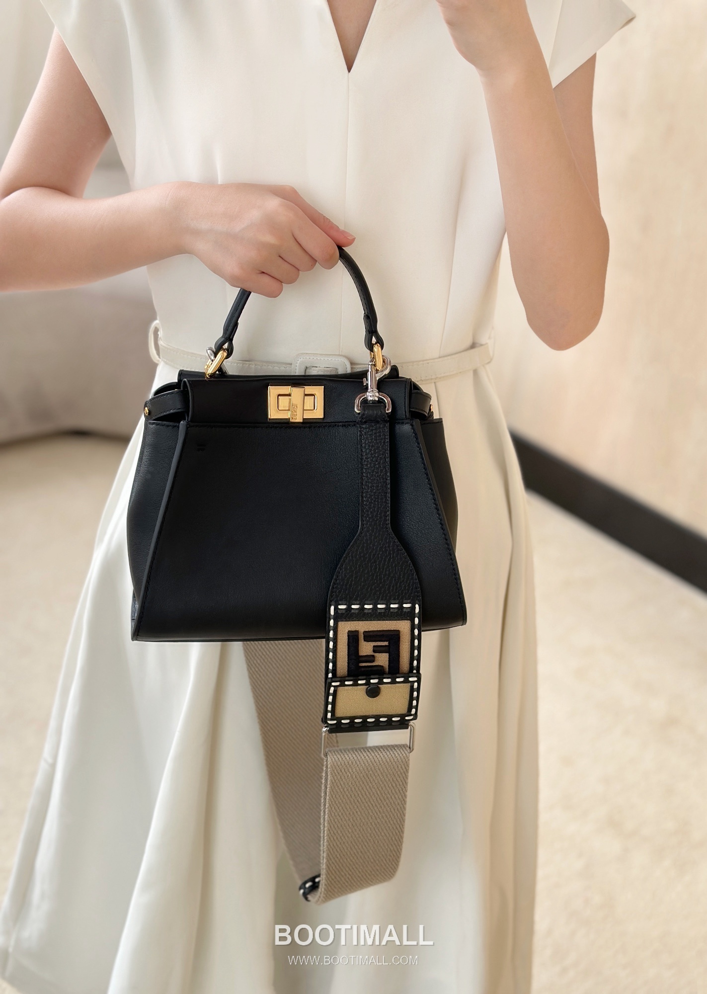 Fendi Peekaboo Monster Eye Calfskin Black Top Handle Bag 펜디 피카부 몬스터 아이 카프스킨 블랙 탑핸들백 23cm 9