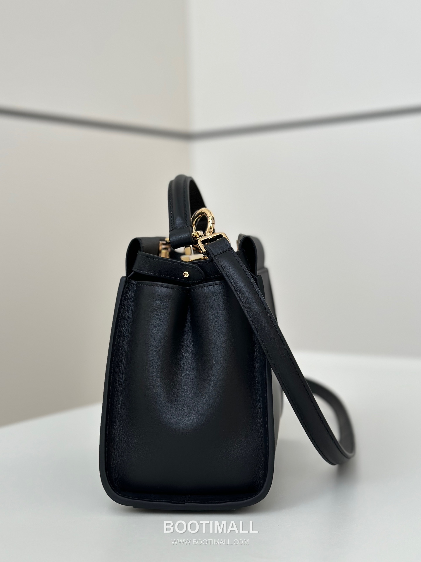 Fendi Peekaboo Monster Eye Calfskin Black Top Handle Bag 펜디 피카부 몬스터 아이 카프스킨 블랙 탑핸들백 23cm 14