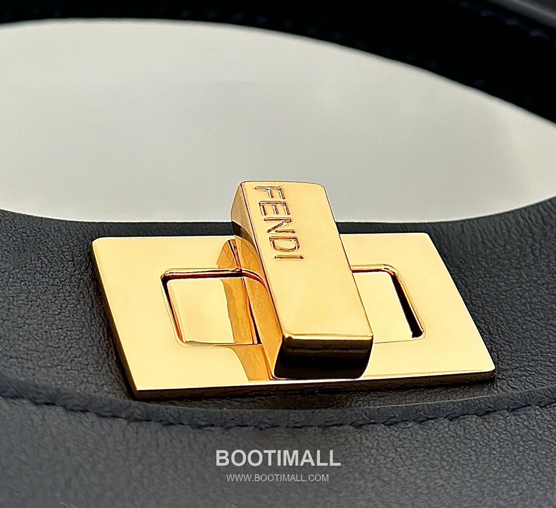 Fendi Peekaboo Monster Eye Calfskin Black Top Handle Bag 펜디 피카부 몬스터 아이 카프스킨 블랙 탑핸들백 23cm 15