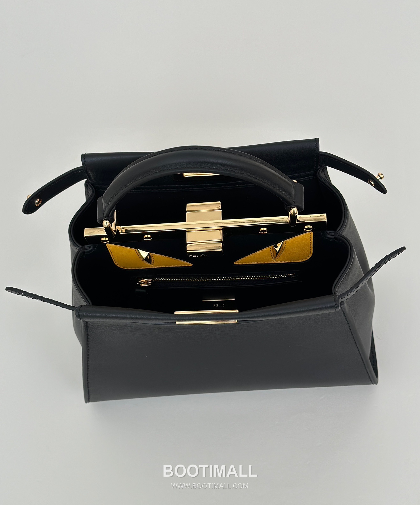 Fendi Peekaboo Monster Eye Calfskin Black Top Handle Bag 펜디 피카부 몬스터 아이 카프스킨 블랙 탑핸들백 23cm 21
