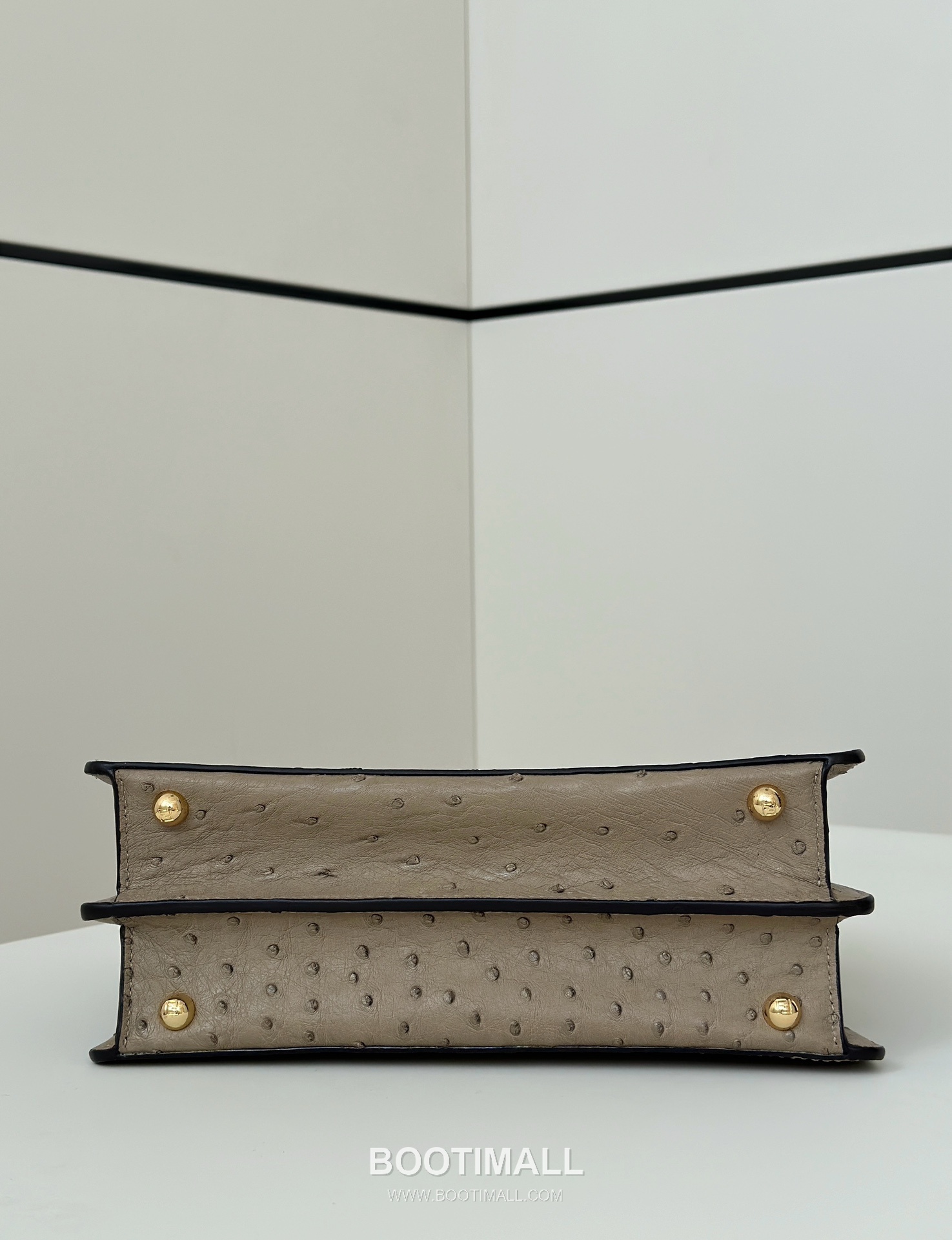 Fendi Peekaboo ISeeU Ostrich Leather Top Handle Bag 펜디 피카부 아이씨유 오스트리치 가죽 탑핸들백 27cm 7