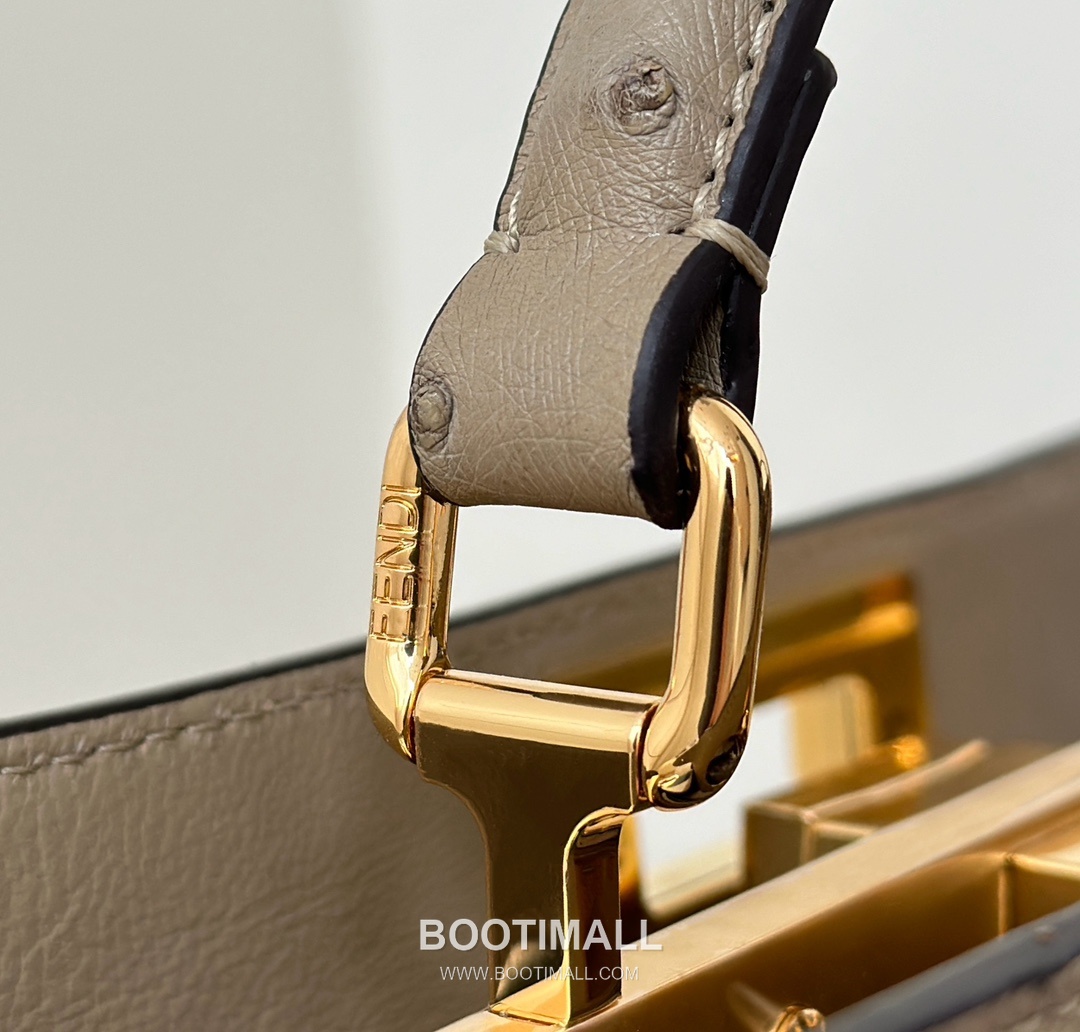 Fendi Peekaboo ISeeU Ostrich Leather Top Handle Bag 펜디 피카부 아이씨유 오스트리치 가죽 탑핸들백 27cm 8