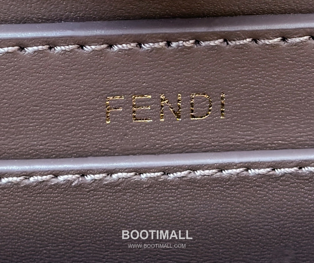 Fendi Peekaboo ISeeU Accordion Ostrich Leather Brown Top Handle Bag 펜디 피카부 아이씨유 아코디언 오스트리치 레더 브라운 탑핸들백 27cm 10