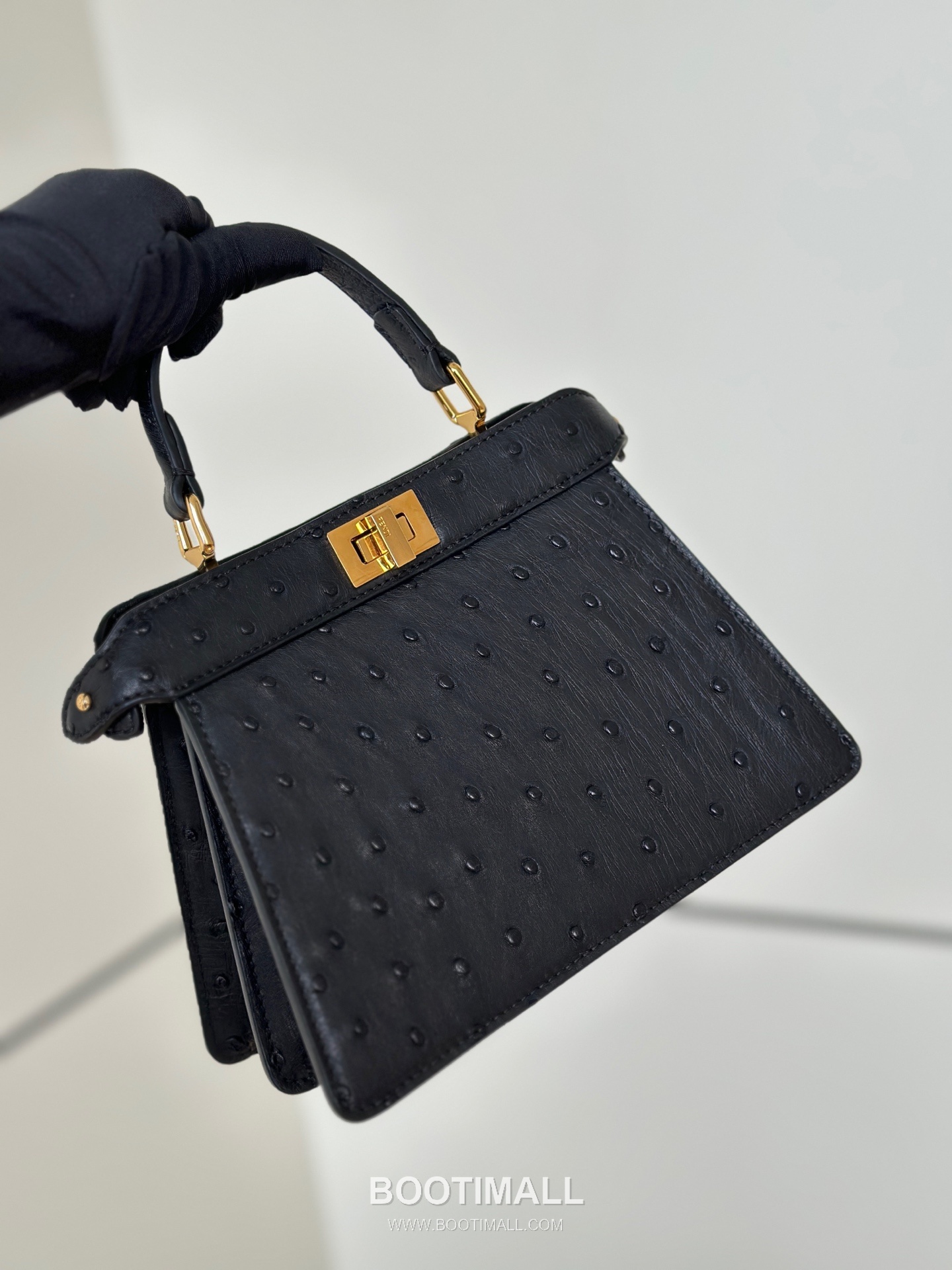 Fendi Peekaboo ISeeU Petite Ostrich Leather Top Handle Bag 펜디 피카부 아이씨유 쁘띠 오스트리치 레더 탑핸들백 20cm 6