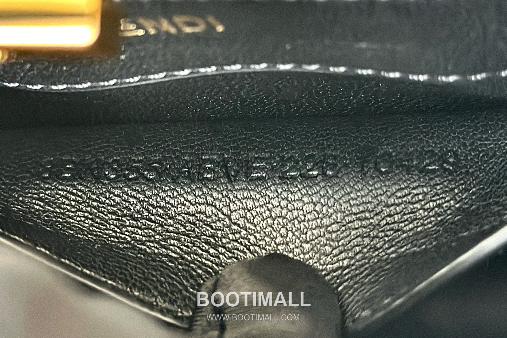 Fendi Peekaboo ISeeU Petite Ostrich Leather Top Handle Bag 펜디 피카부 아이씨유 쁘띠 오스트리치 레더 탑핸들백 20cm 13