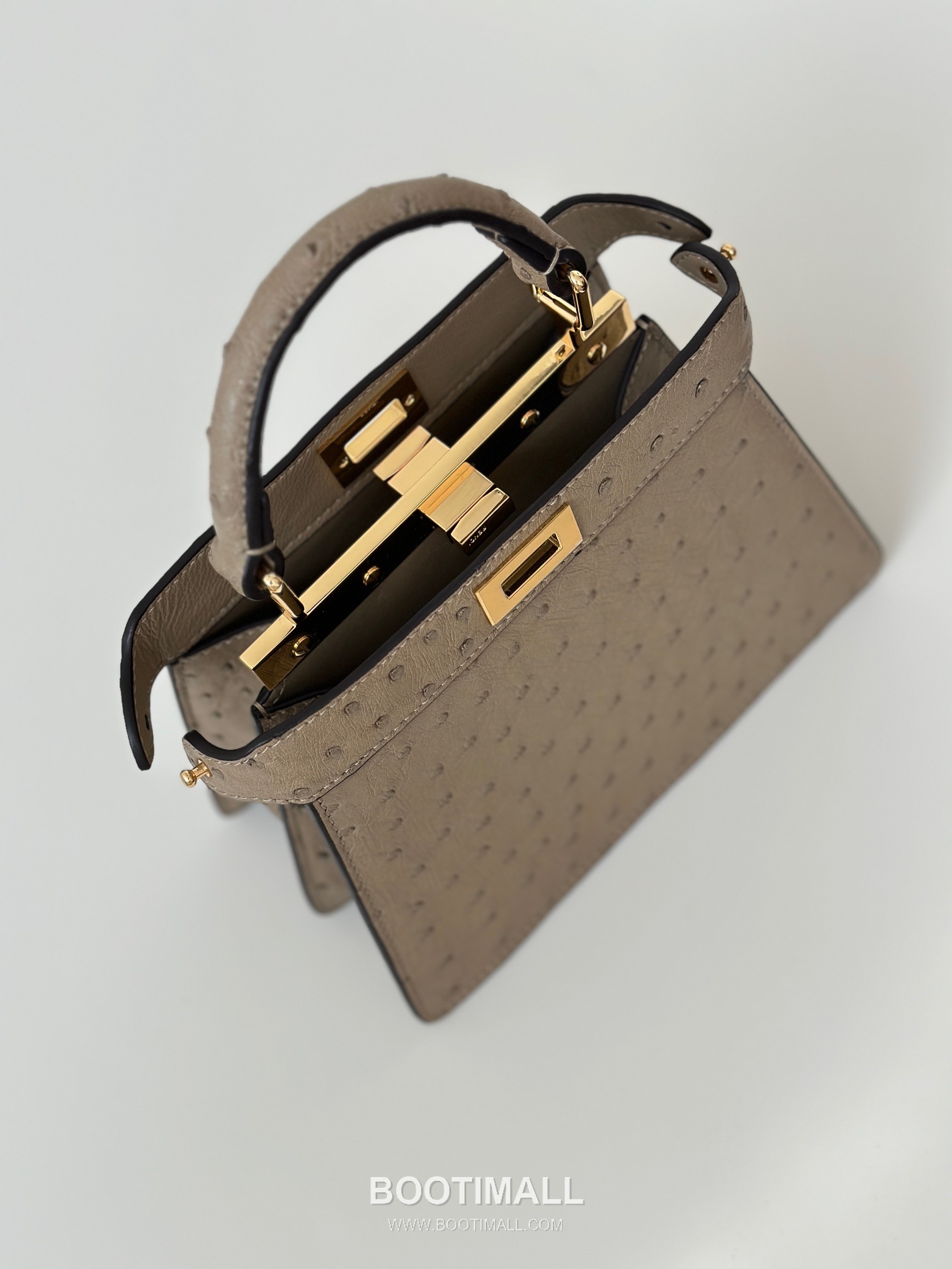 Fendi Peekaboo ISeeU Petite Ostrich Leather Top Handle Bag 펜디 피카부 아이씨유 쁘띠 오스트리치 레더 탑핸들백 20cm 12