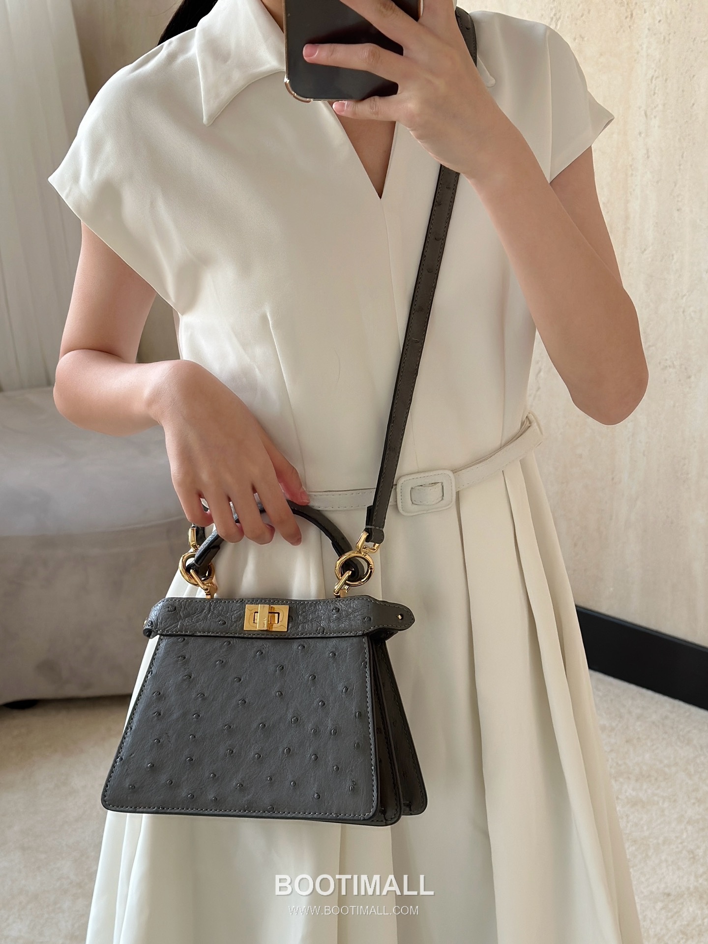 Fendi Peekaboo ISeeU Ostrich Leather Top Handle Bag 펜디 피카부 아이씨유 오스트리치 가죽 탑핸들백 27cm 1