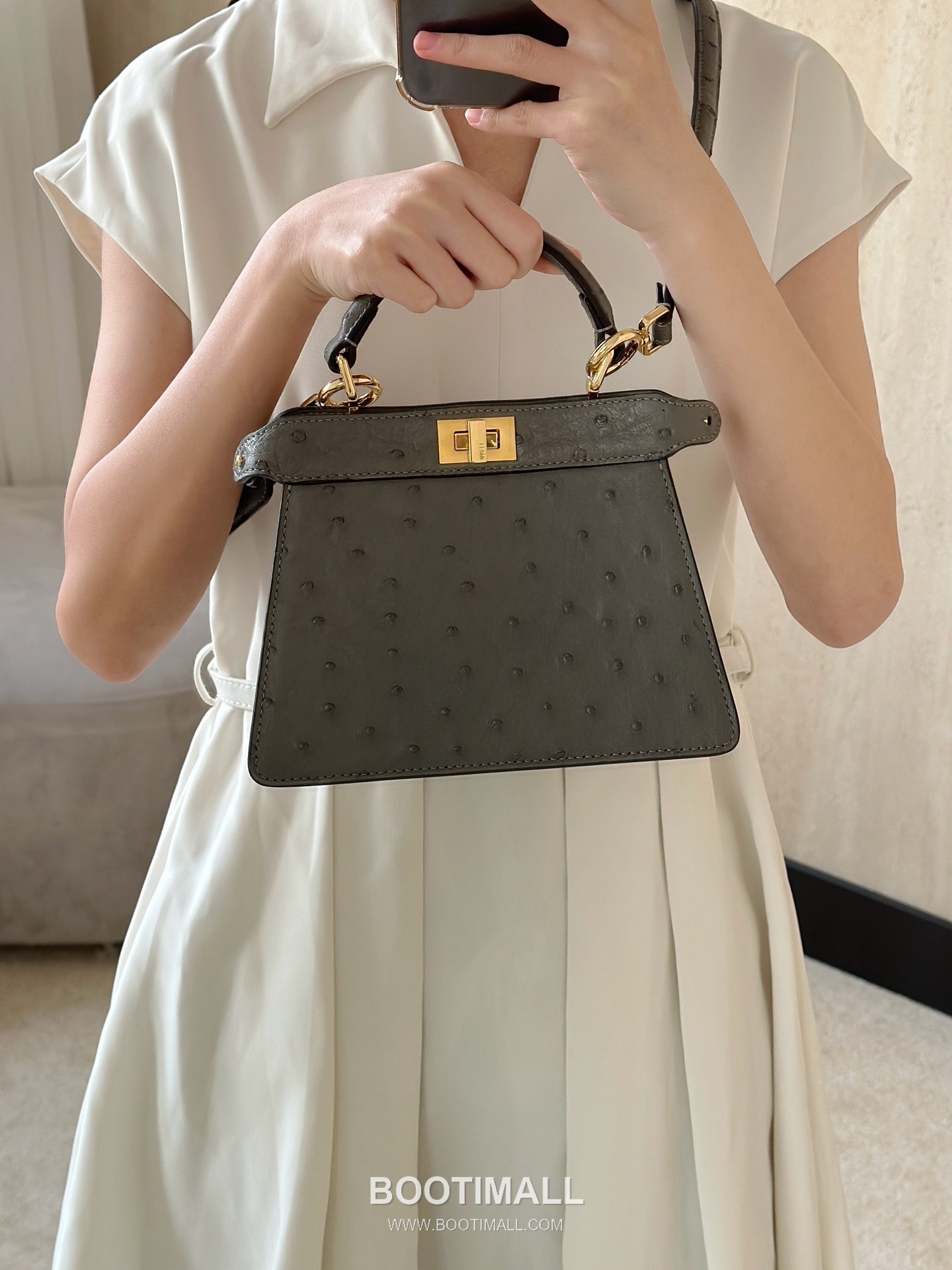 Fendi Peekaboo ISeeU Ostrich Leather Top Handle Bag 펜디 피카부 아이씨유 오스트리치 가죽 탑핸들백 27cm 2
