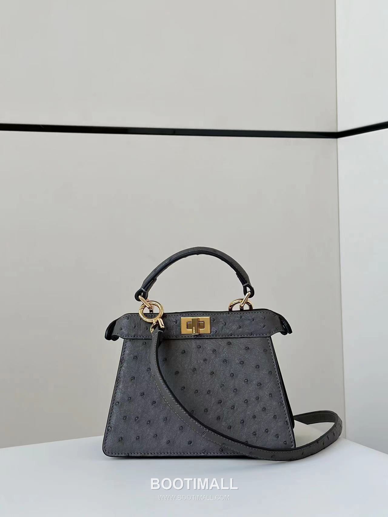 Fendi Peekaboo ISeeU Ostrich Leather Top Handle Bag 펜디 피카부 아이씨유 오스트리치 가죽 탑핸들백 27cm 6