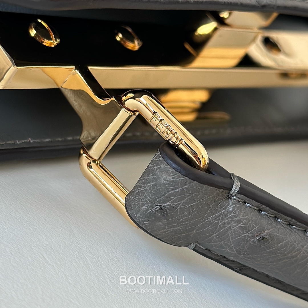 Fendi Peekaboo ISeeU Ostrich Leather Top Handle Bag 펜디 피카부 아이씨유 오스트리치 가죽 탑핸들백 27cm 11
