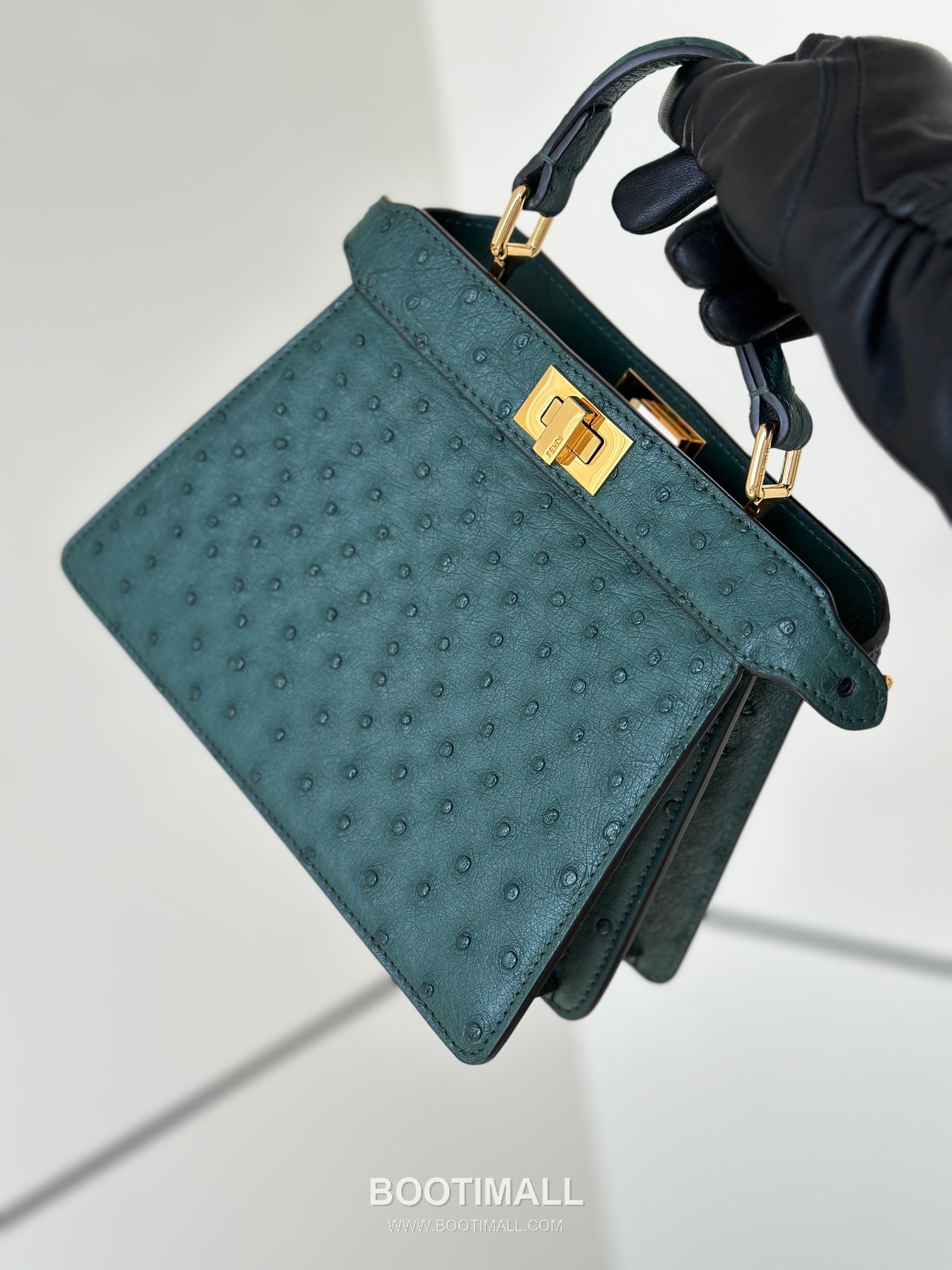 Fendi Peekaboo ISeeU Ostrich Leather Top Handle Bag 펜디 피카부 아이씨유 오스트리치 가죽 탑핸들백 27cm 2