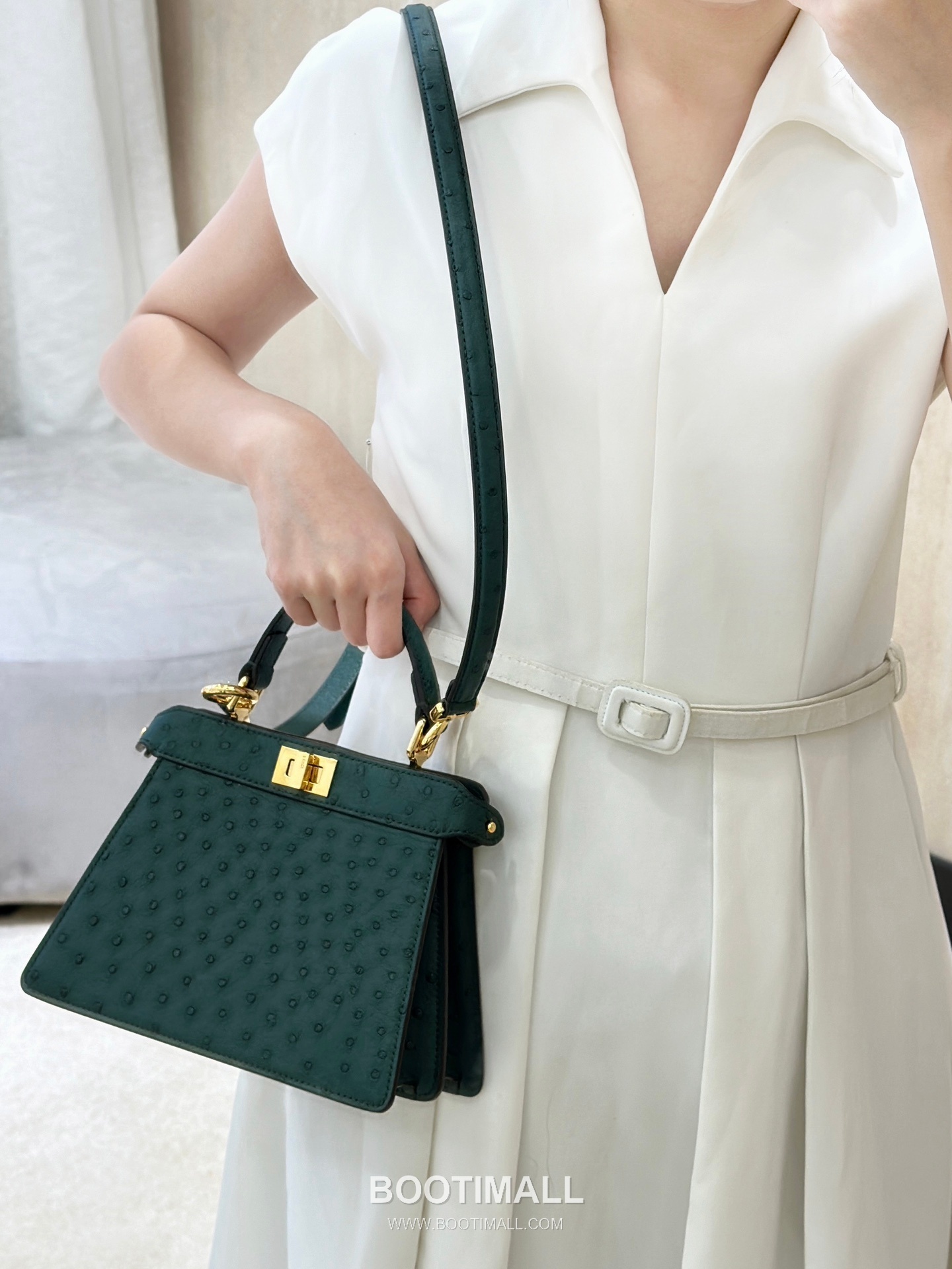 Fendi Peekaboo ISeeU Ostrich Leather Top Handle Bag 펜디 피카부 아이씨유 오스트리치 가죽 탑핸들백 27cm 5