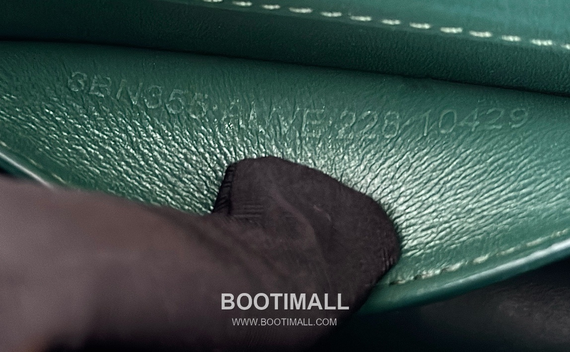 Fendi Peekaboo ISeeU Ostrich Leather Top Handle Bag 펜디 피카부 아이씨유 오스트리치 가죽 탑핸들백 27cm 15