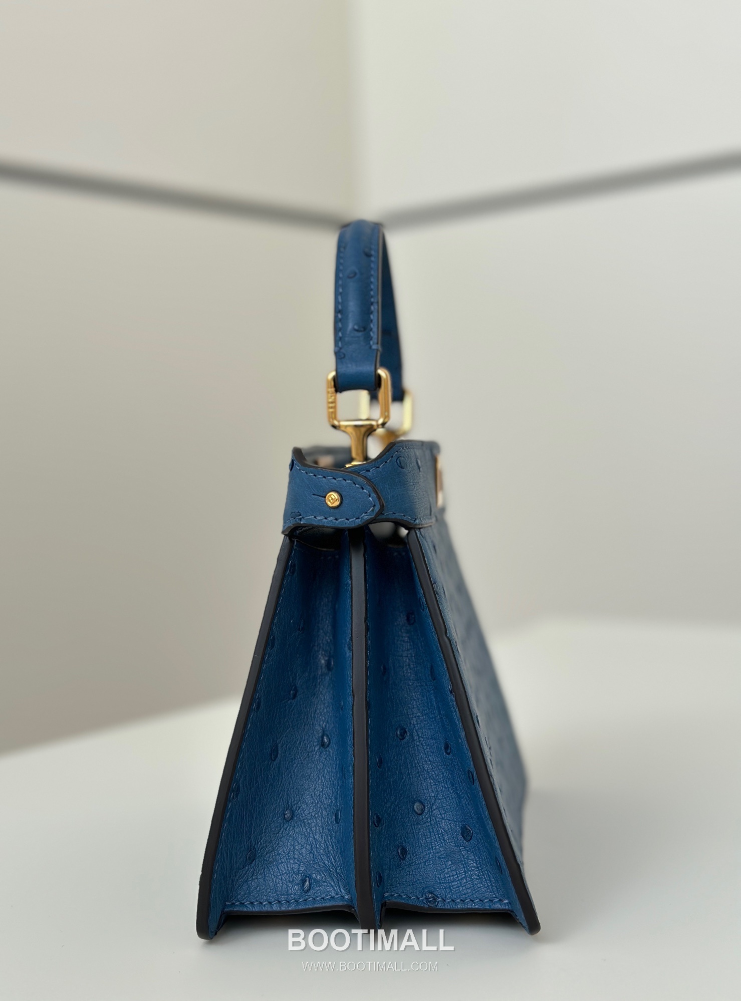 Fendi Peekaboo ISeeU Petite Ostrich Leather Top Handle Bag 펜디 피카부 아이씨유 쁘띠 오스트리치 레더 탑핸들백 20cm 7